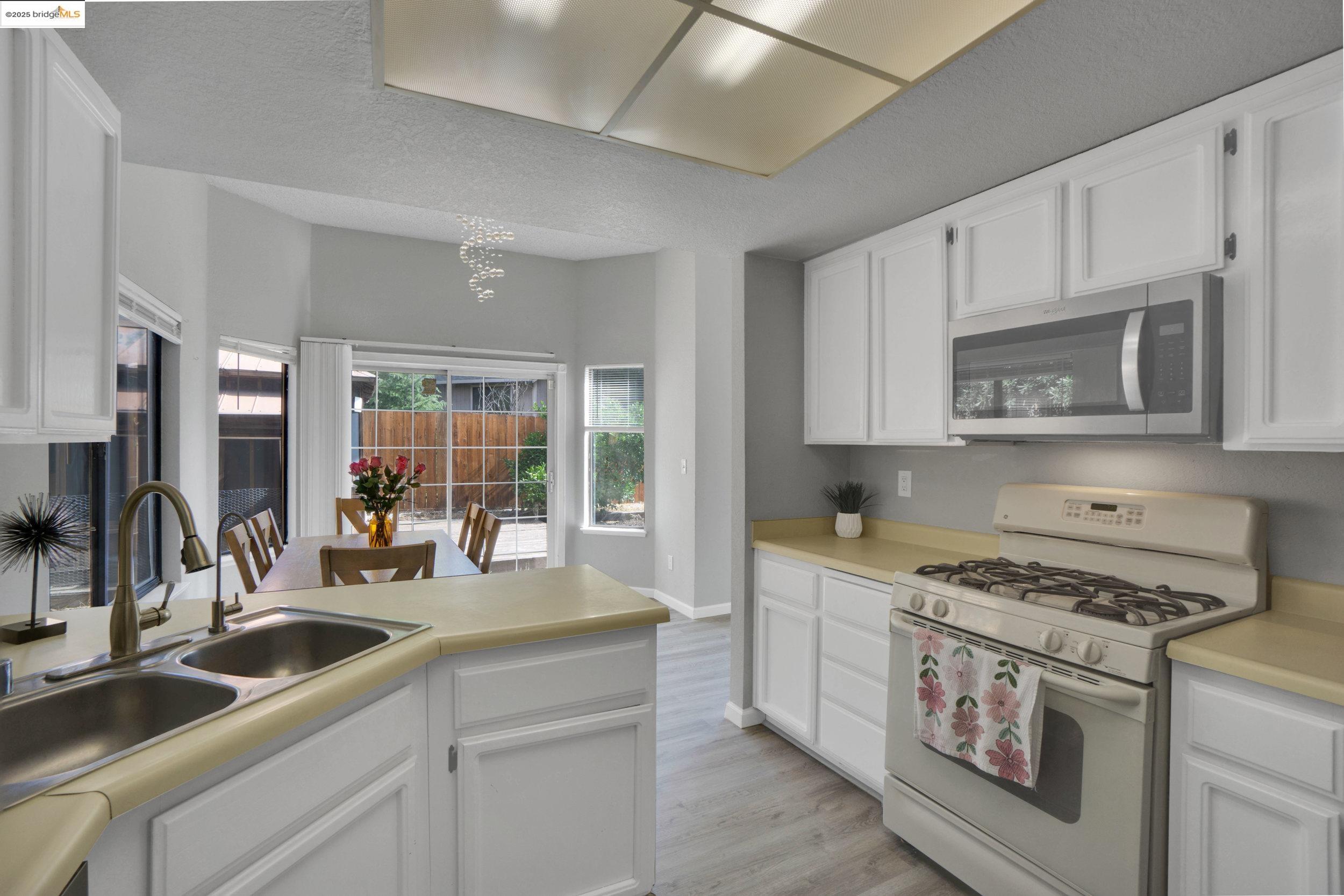 Detail Gallery Image 15 of 31 For 166 Sand Pointe Ln, Bay Point,  CA 94565 - 2 Beds | 2 Baths