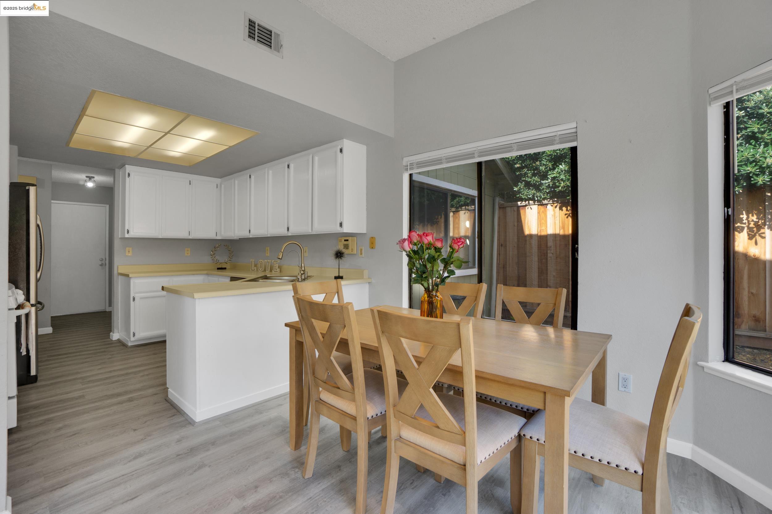 Detail Gallery Image 8 of 31 For 166 Sand Pointe Ln, Bay Point,  CA 94565 - 2 Beds | 2 Baths