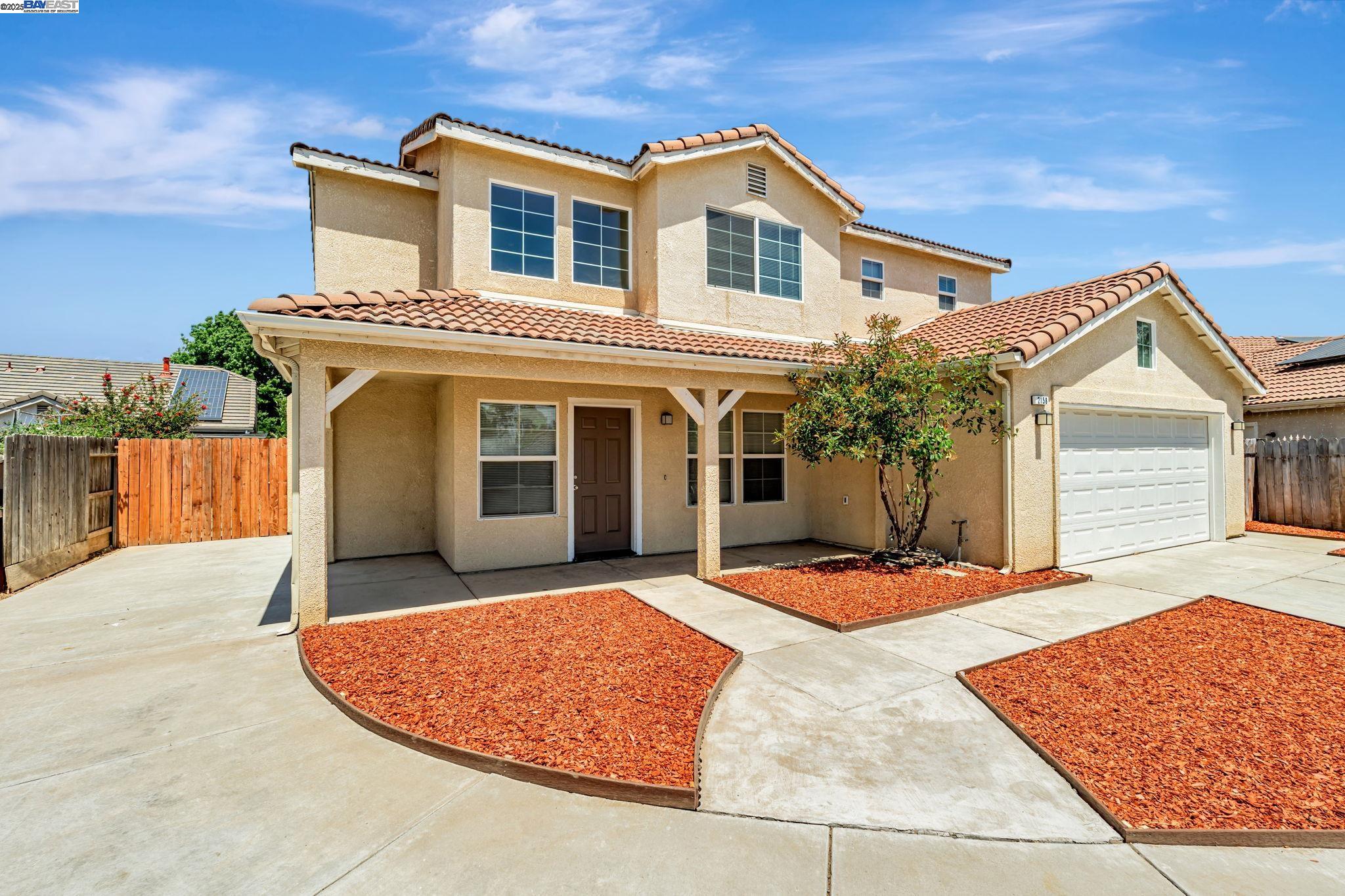 Detail Gallery Image 2 of 32 For 2158 W Sweet Water Ct, Merced,  CA 95348 - 4 Beds | 3 Baths