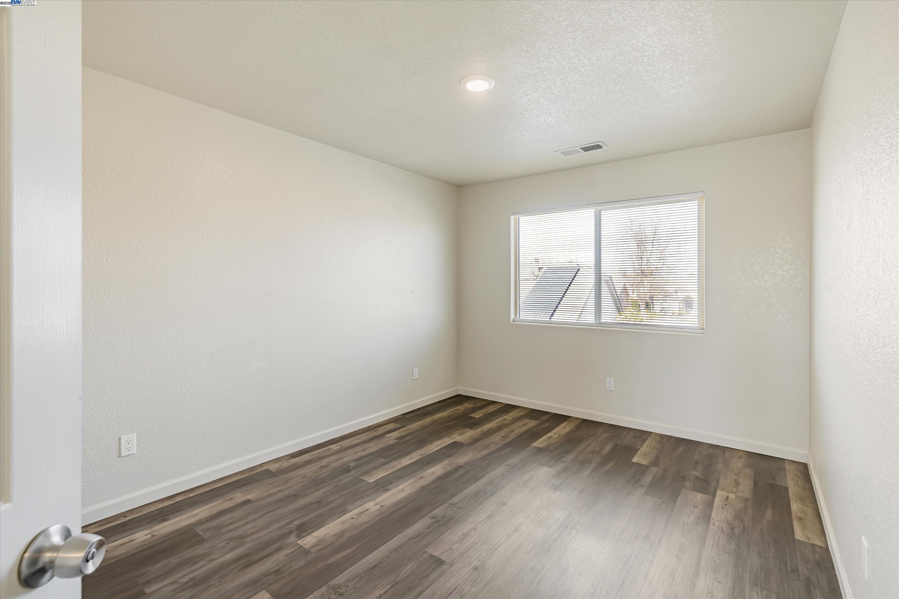 Detail Gallery Image 18 of 32 For 2158 W Sweet Water Ct, Merced,  CA 95348 - 4 Beds | 3 Baths