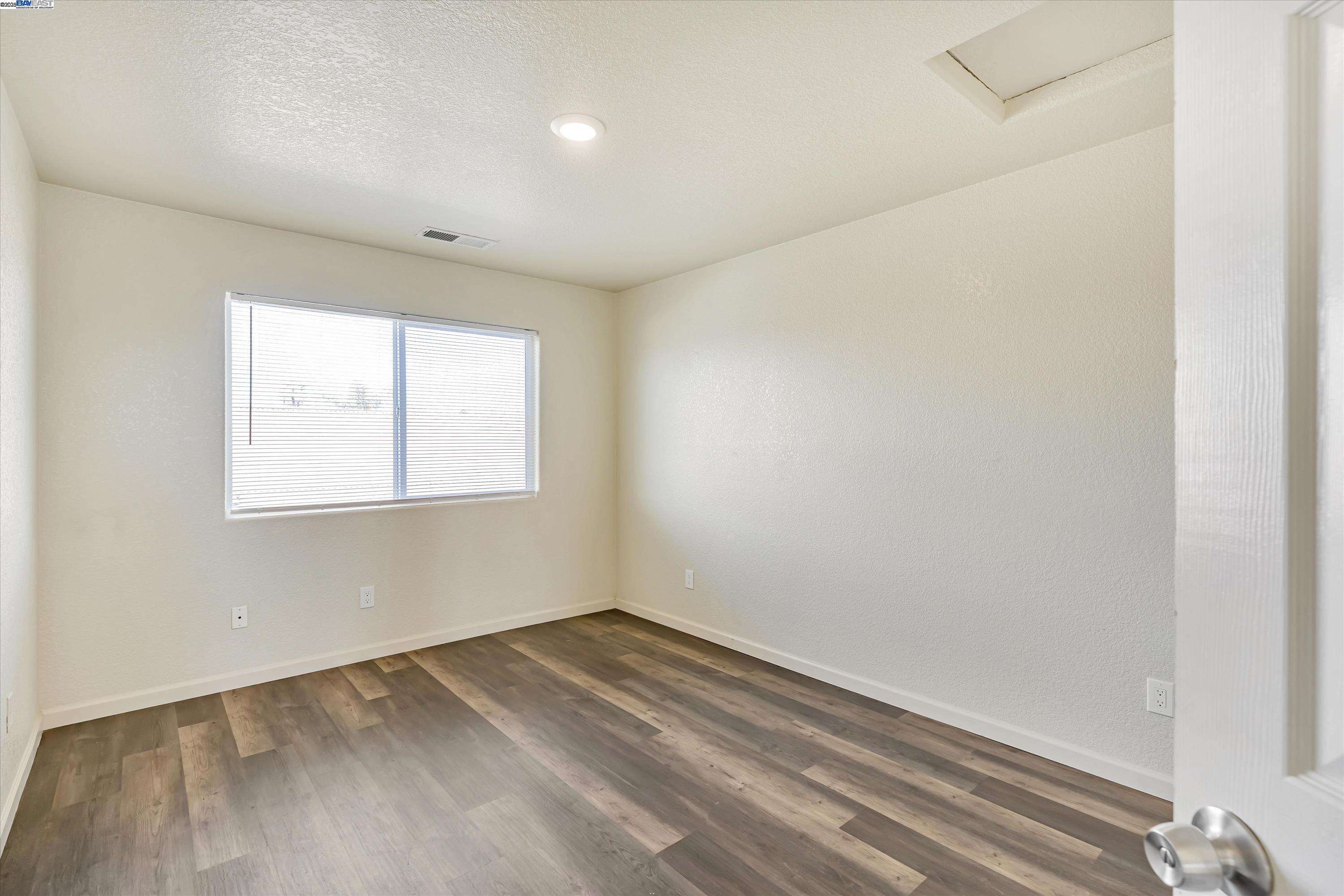 Detail Gallery Image 20 of 32 For 2158 W Sweet Water Ct, Merced,  CA 95348 - 4 Beds | 3 Baths