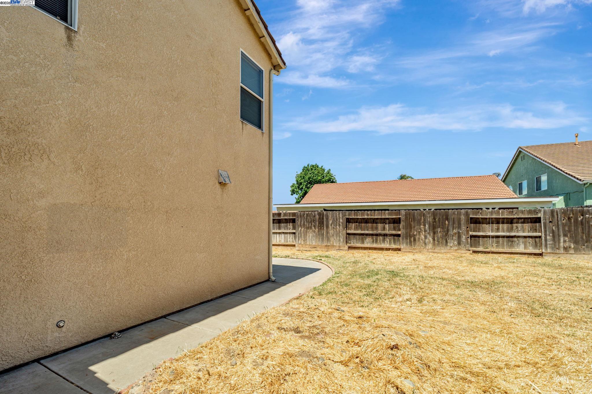 Detail Gallery Image 32 of 32 For 2158 W Sweet Water Ct, Merced,  CA 95348 - 4 Beds | 3 Baths
