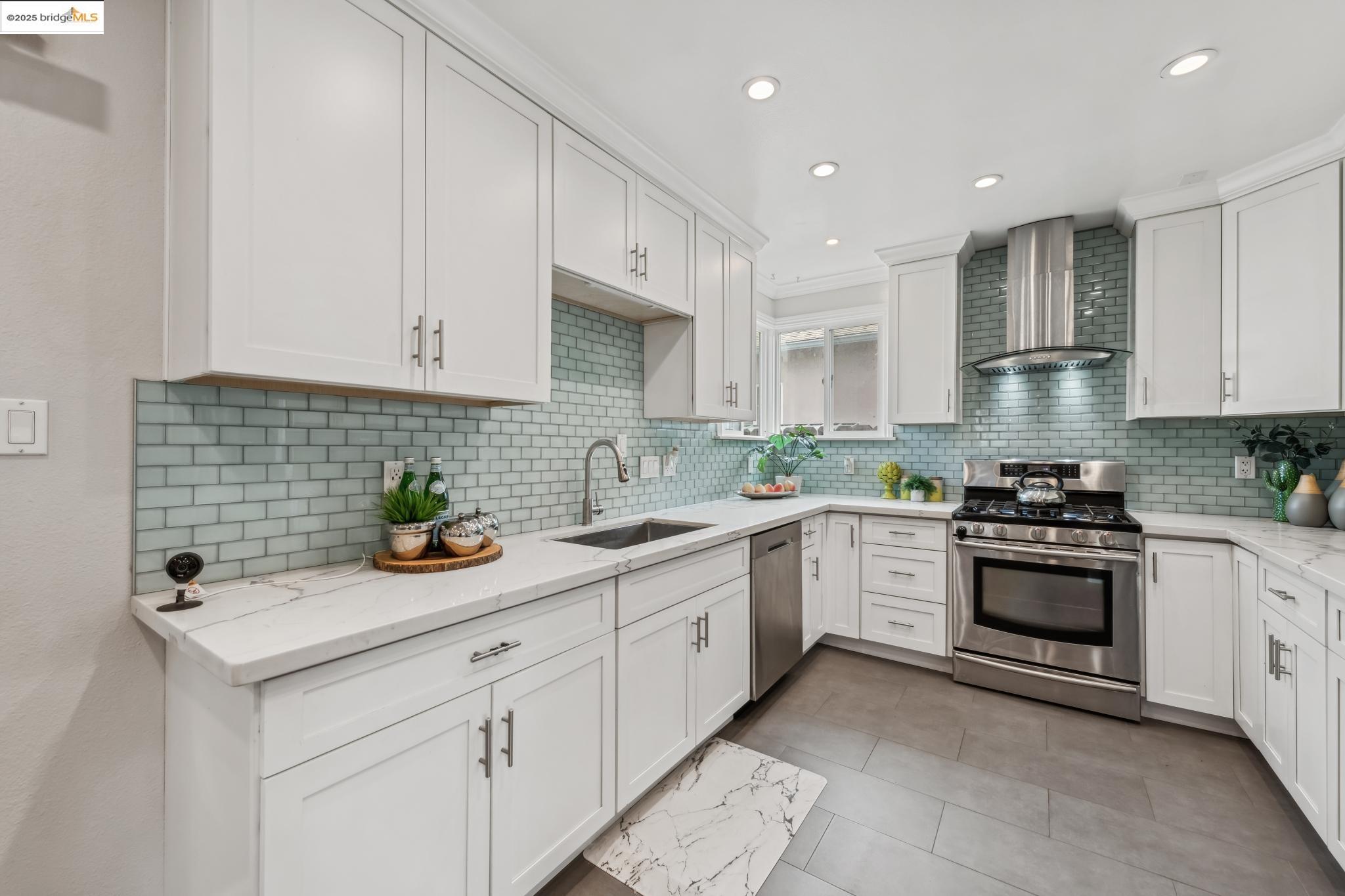 Detail Gallery Image 14 of 34 For 562 Culp Ave, Hayward,  CA 94544 - 3 Beds | 1 Baths