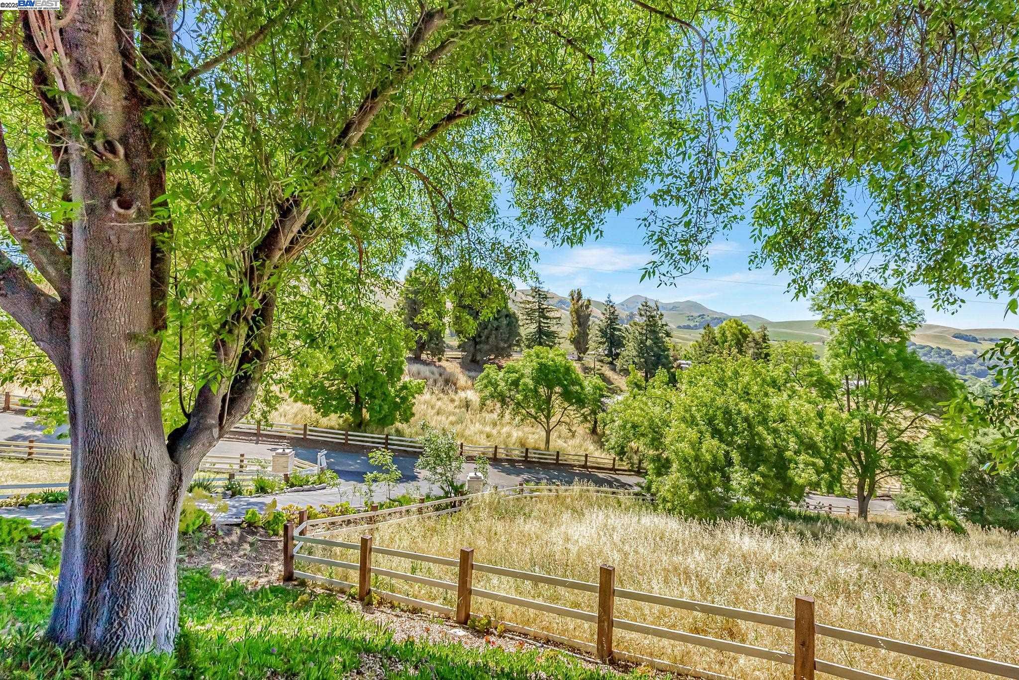 Detail Gallery Image 2 of 46 For 41660 Vargas Rd, Fremont,  CA 94539 - 4 Beds | 2/1 Baths