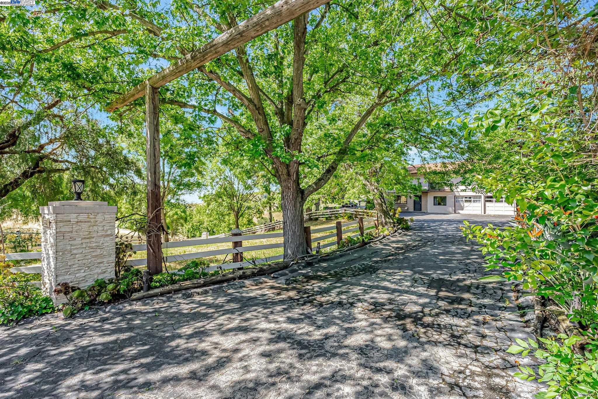 Detail Gallery Image 3 of 46 For 41660 Vargas Rd, Fremont,  CA 94539 - 4 Beds | 2/1 Baths