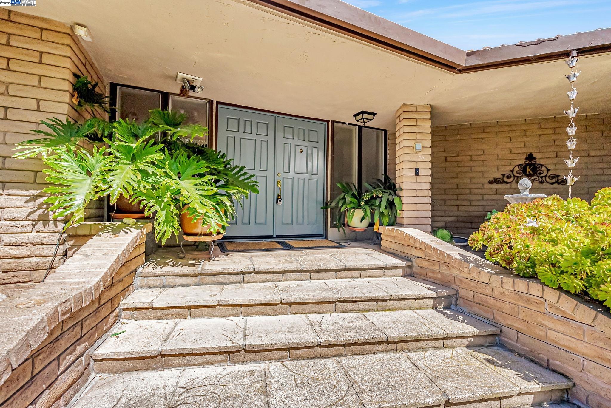Detail Gallery Image 8 of 46 For 41660 Vargas Rd, Fremont,  CA 94539 - 4 Beds | 2/1 Baths