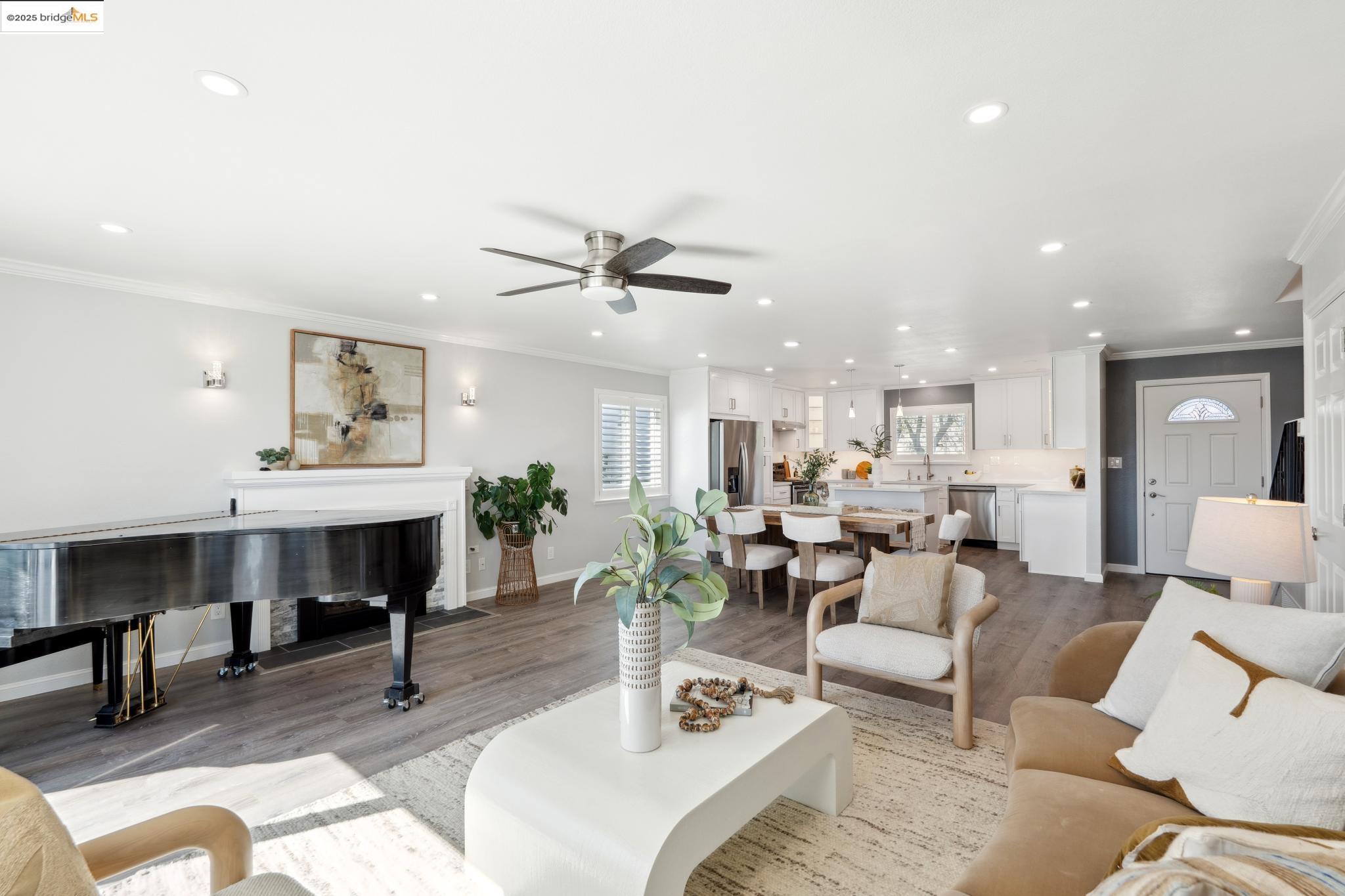 Detail Gallery Image 16 of 60 For 17781 Mayflower Dr, Castro Valley,  CA 94546 - 3 Beds | 2/1 Baths