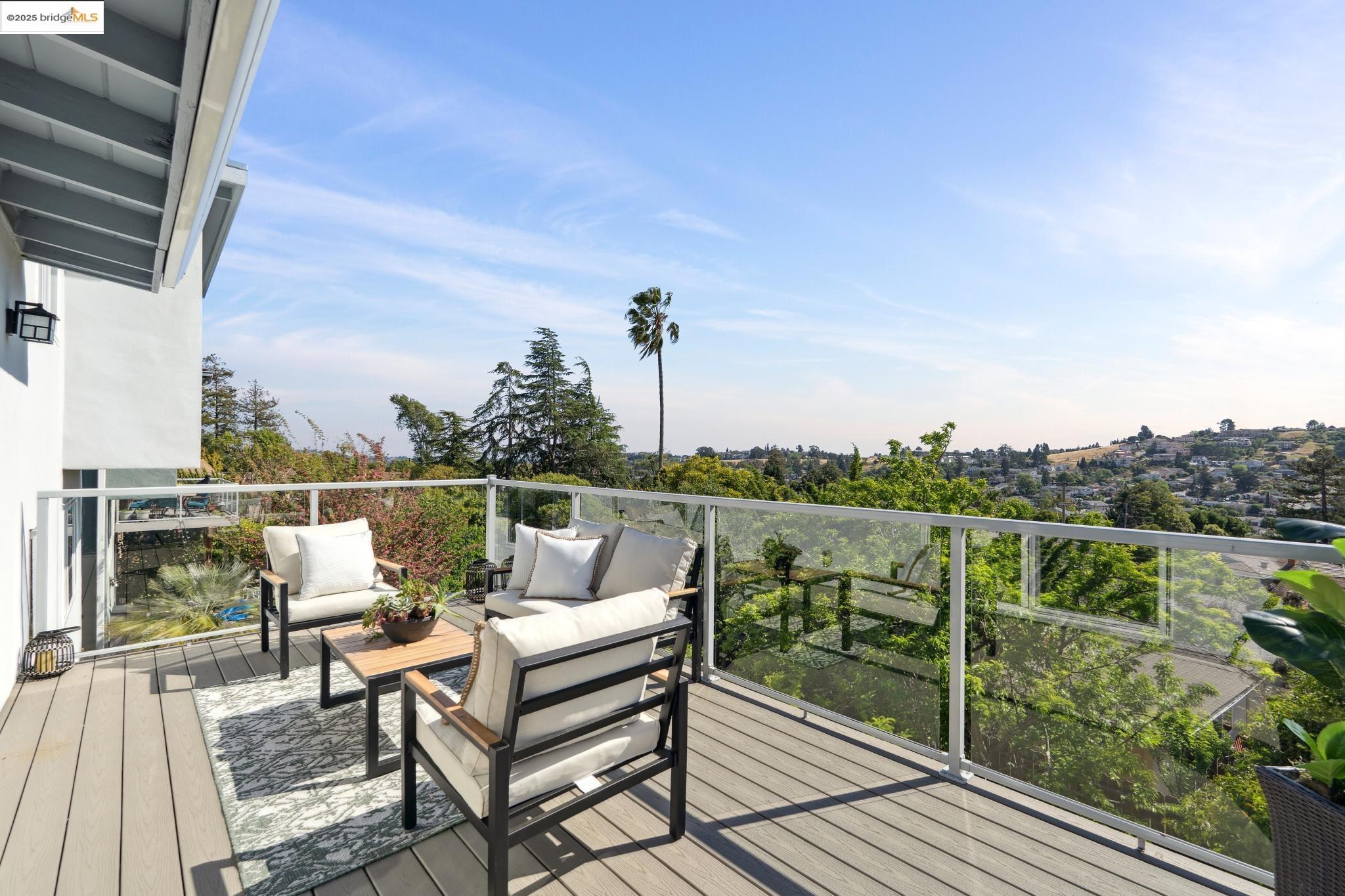 Detail Gallery Image 17 of 60 For 17781 Mayflower Dr, Castro Valley,  CA 94546 - 3 Beds | 2/1 Baths