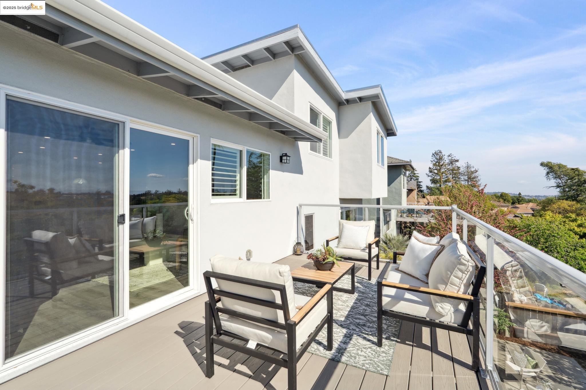 Detail Gallery Image 21 of 60 For 17781 Mayflower Dr, Castro Valley,  CA 94546 - 3 Beds | 2/1 Baths