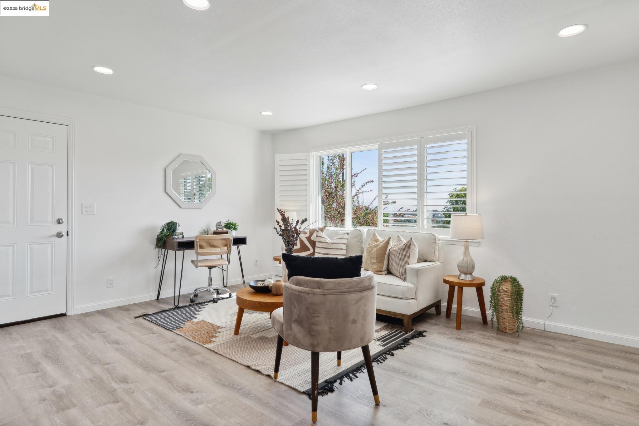 Detail Gallery Image 24 of 60 For 17781 Mayflower Dr, Castro Valley,  CA 94546 - 3 Beds | 2/1 Baths