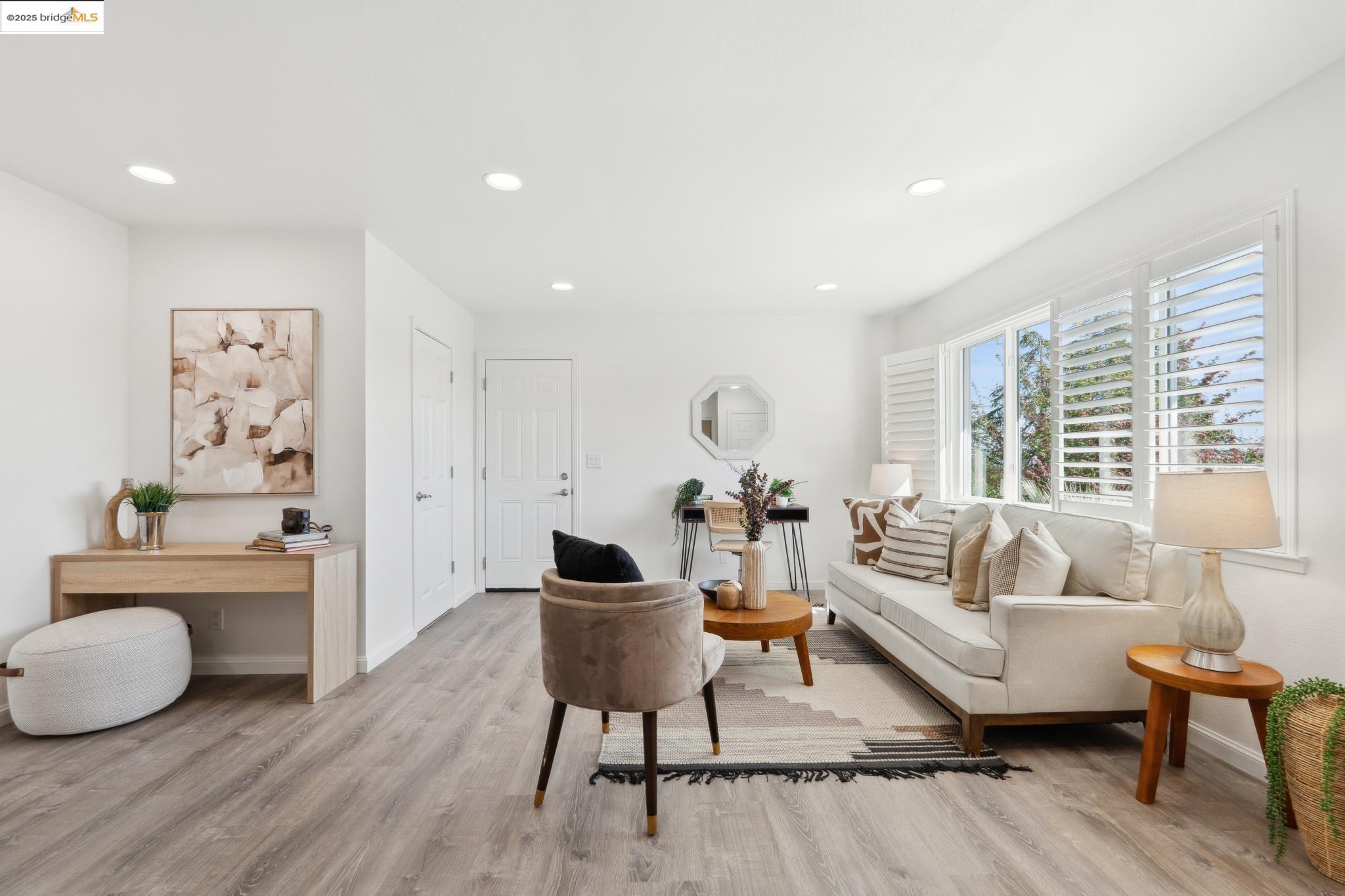 Detail Gallery Image 25 of 60 For 17781 Mayflower Dr, Castro Valley,  CA 94546 - 3 Beds | 2/1 Baths