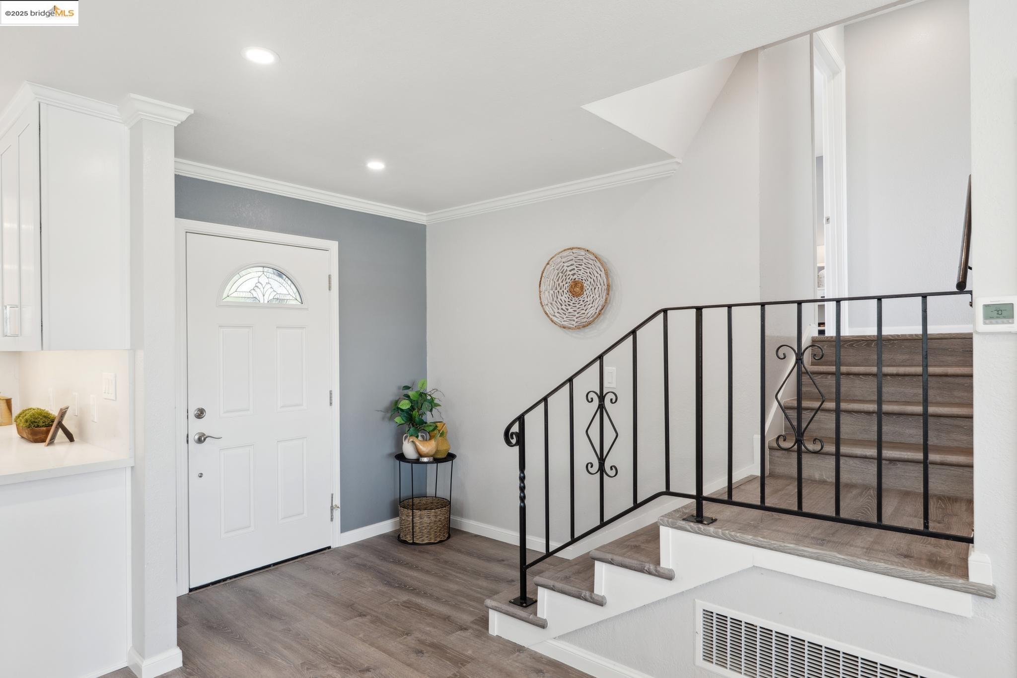 Detail Gallery Image 30 of 60 For 17781 Mayflower Dr, Castro Valley,  CA 94546 - 3 Beds | 2/1 Baths