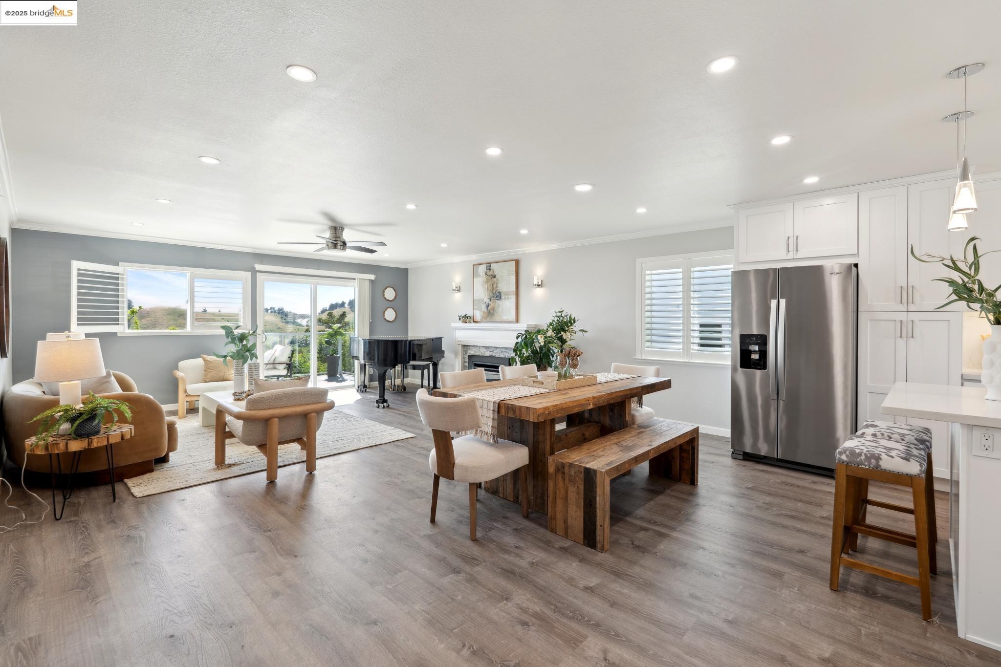 Detail Gallery Image 4 of 60 For 17781 Mayflower Dr, Castro Valley,  CA 94546 - 3 Beds | 2/1 Baths