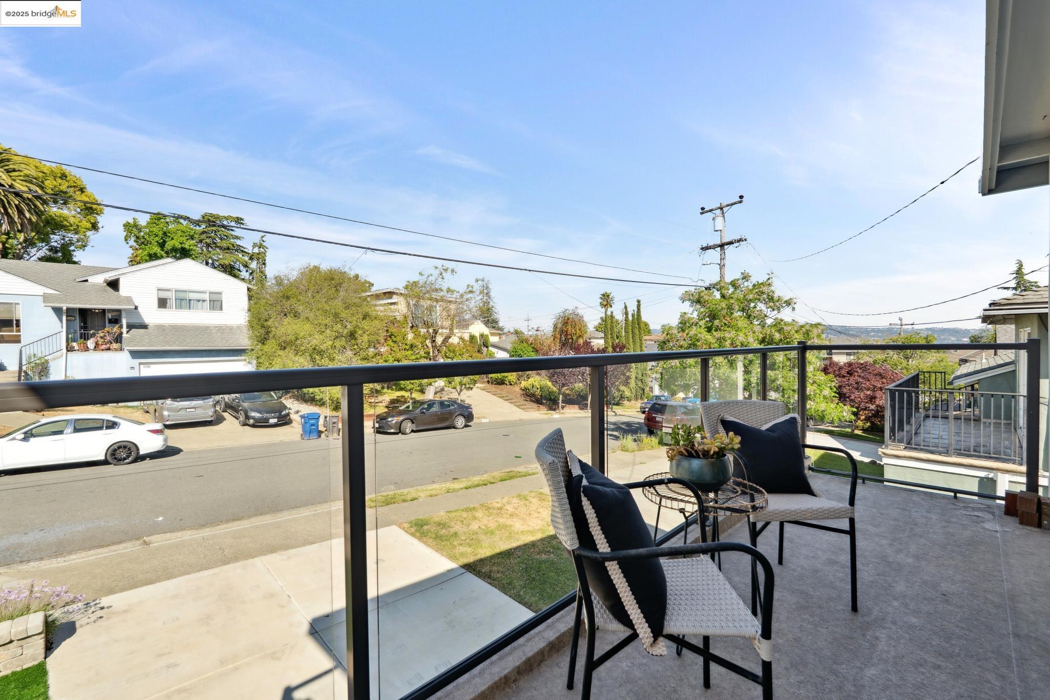 Detail Gallery Image 36 of 60 For 17781 Mayflower Dr, Castro Valley,  CA 94546 - 3 Beds | 2/1 Baths