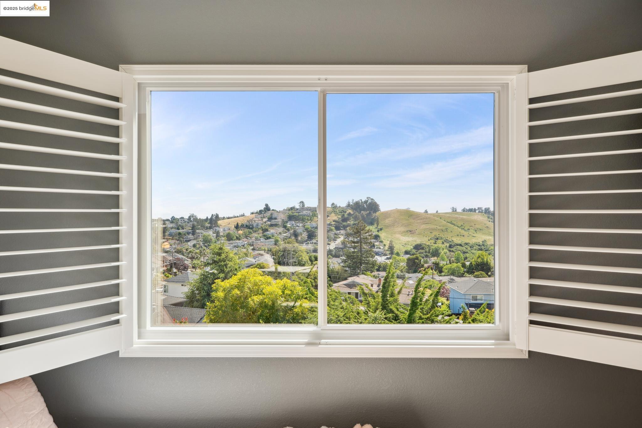 Detail Gallery Image 48 of 60 For 17781 Mayflower Dr, Castro Valley,  CA 94546 - 3 Beds | 2/1 Baths