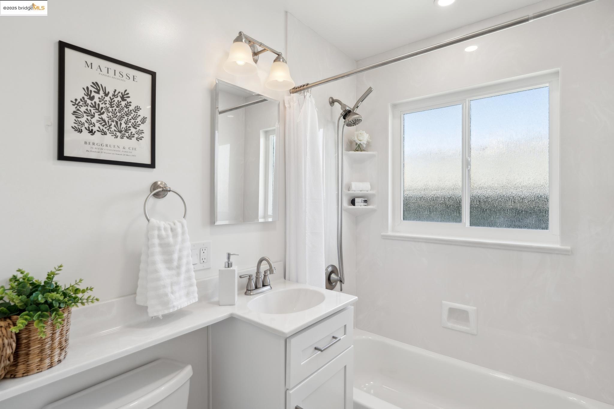 Detail Gallery Image 50 of 60 For 17781 Mayflower Dr, Castro Valley,  CA 94546 - 3 Beds | 2/1 Baths