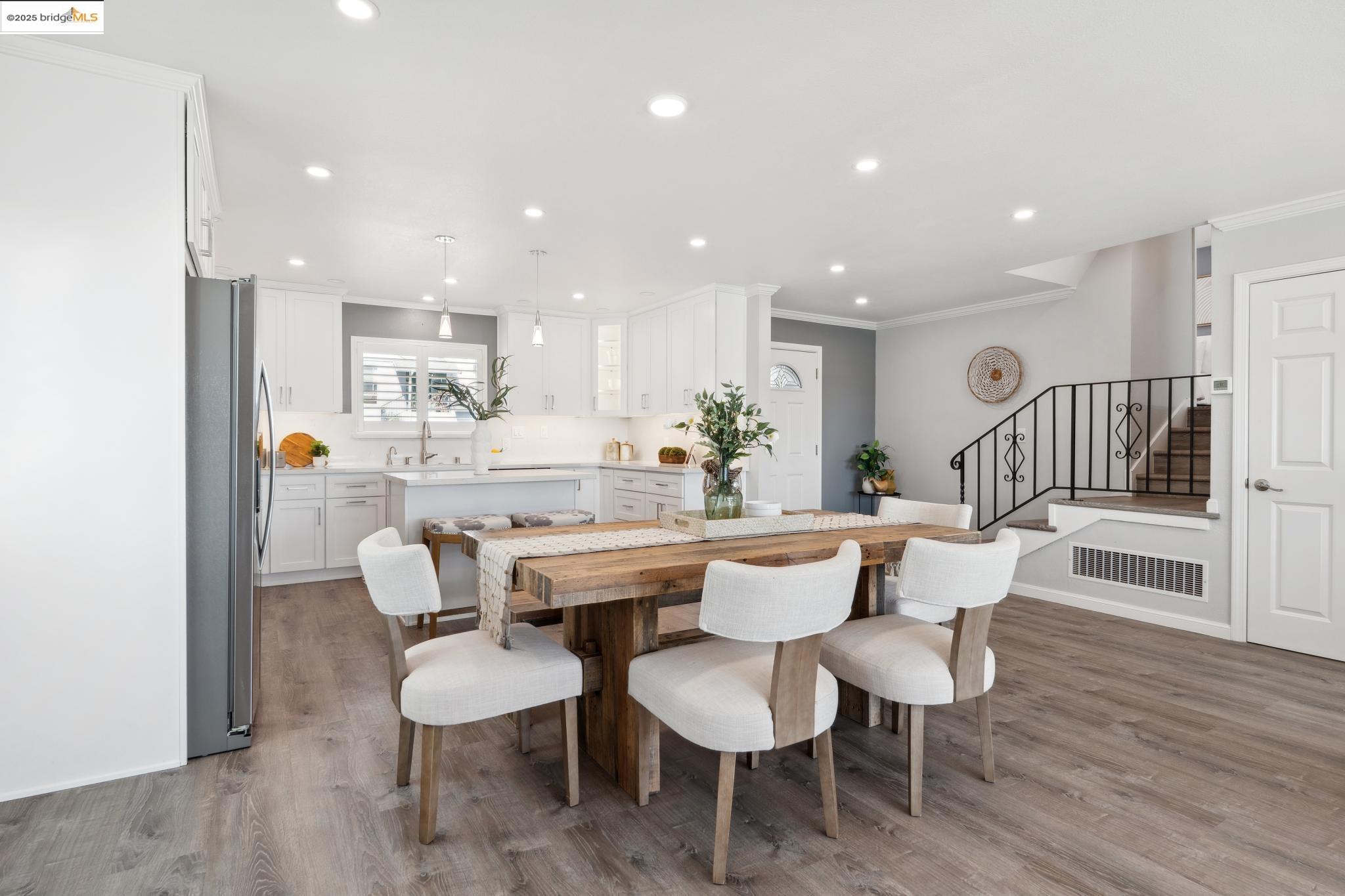 Detail Gallery Image 9 of 60 For 17781 Mayflower Dr, Castro Valley,  CA 94546 - 3 Beds | 2/1 Baths