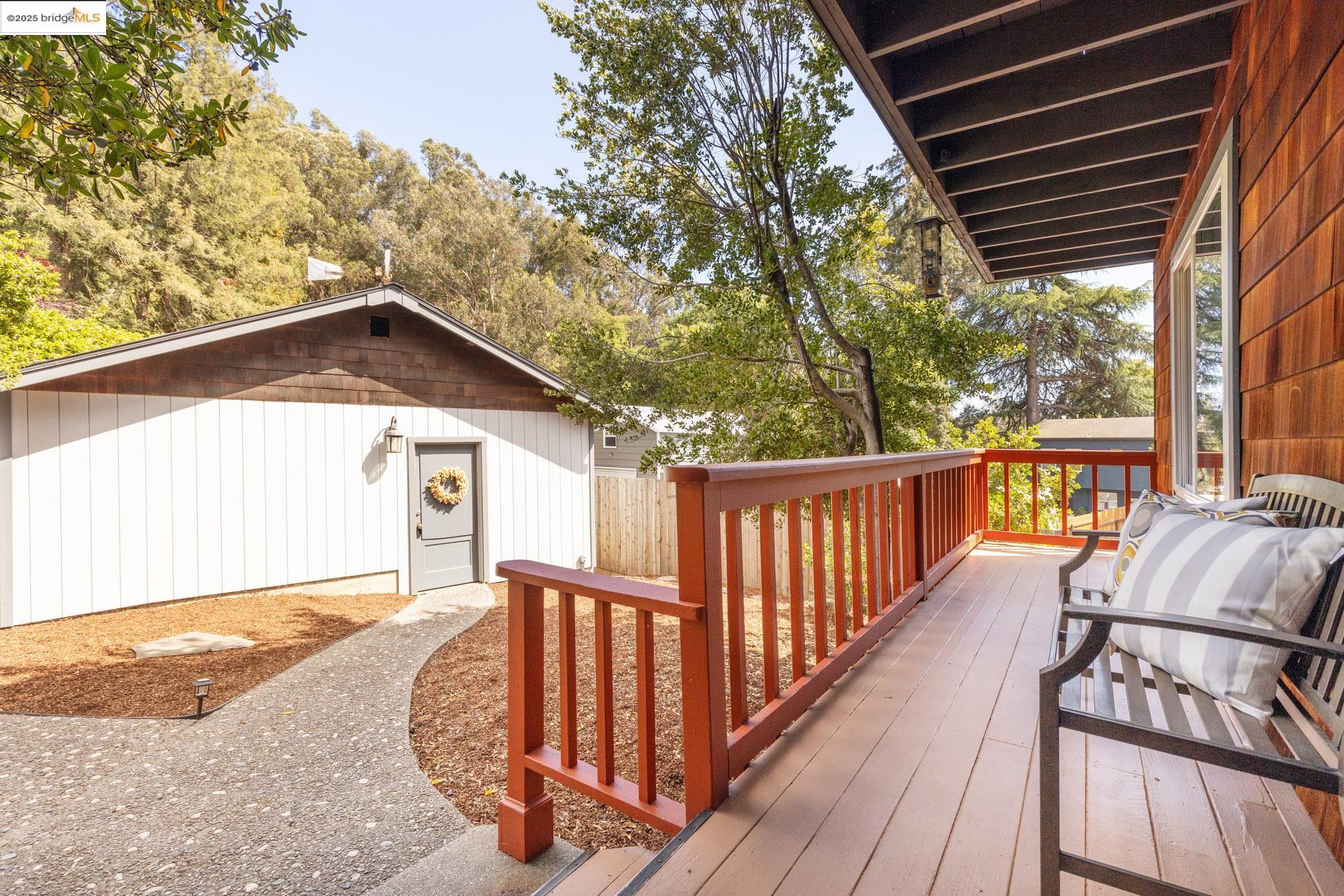 Detail Gallery Image 2 of 60 For 6259 Leona St, Oakland,  CA 94605 - 4 Beds | 2/2 Baths
