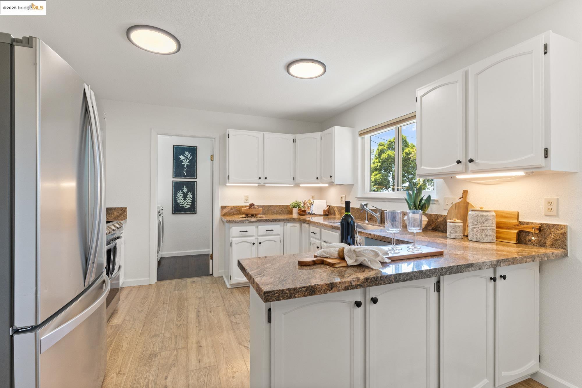 Detail Gallery Image 15 of 60 For 6259 Leona St, Oakland,  CA 94605 - 4 Beds | 2/2 Baths