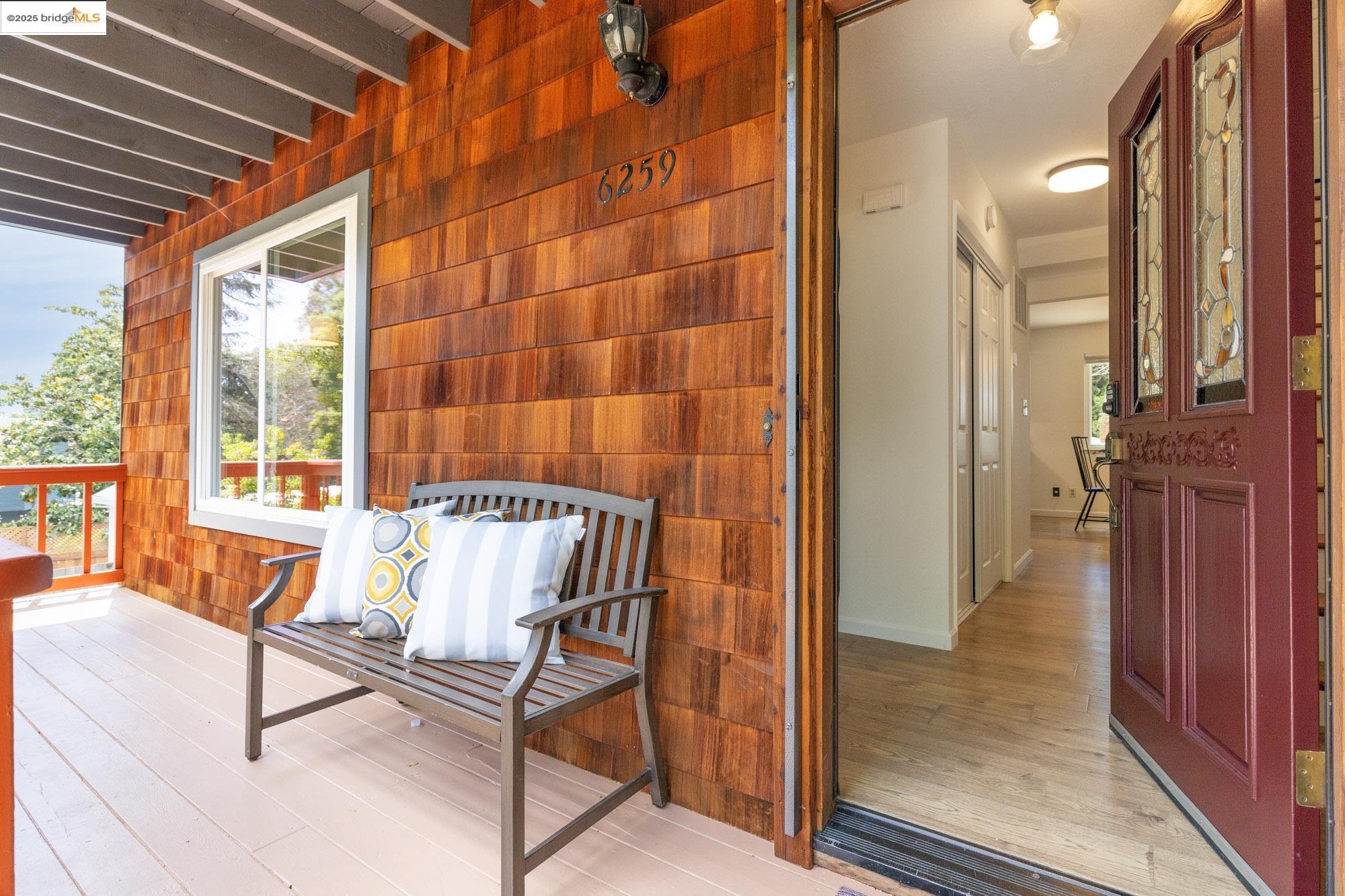 Detail Gallery Image 3 of 60 For 6259 Leona St, Oakland,  CA 94605 - 4 Beds | 2/2 Baths