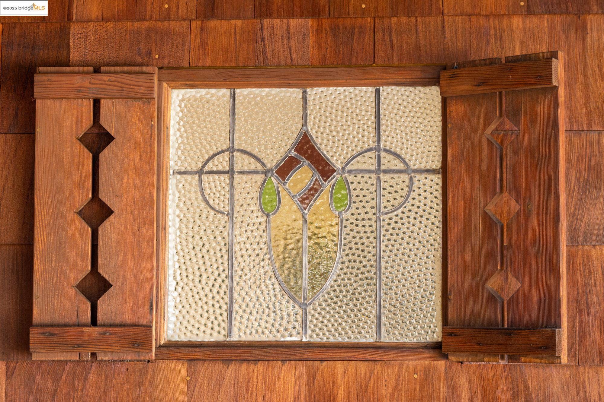 Detail Gallery Image 4 of 60 For 6259 Leona St, Oakland,  CA 94605 - 4 Beds | 2/2 Baths