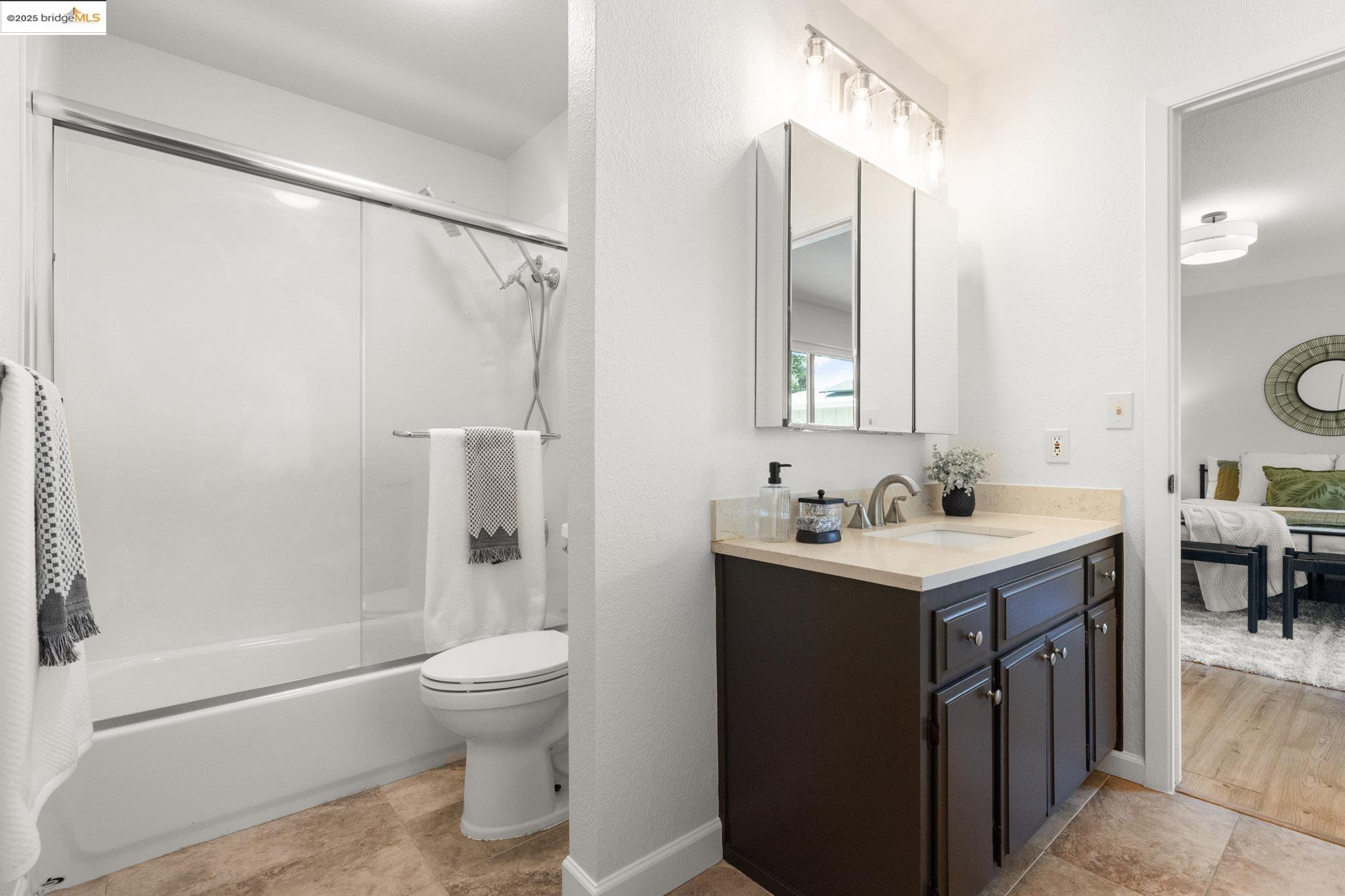 Detail Gallery Image 36 of 60 For 6259 Leona St, Oakland,  CA 94605 - 4 Beds | 2/2 Baths