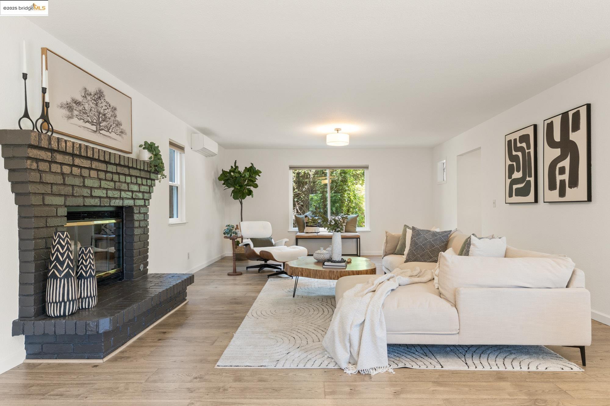 Detail Gallery Image 9 of 60 For 6259 Leona St, Oakland,  CA 94605 - 4 Beds | 2/2 Baths