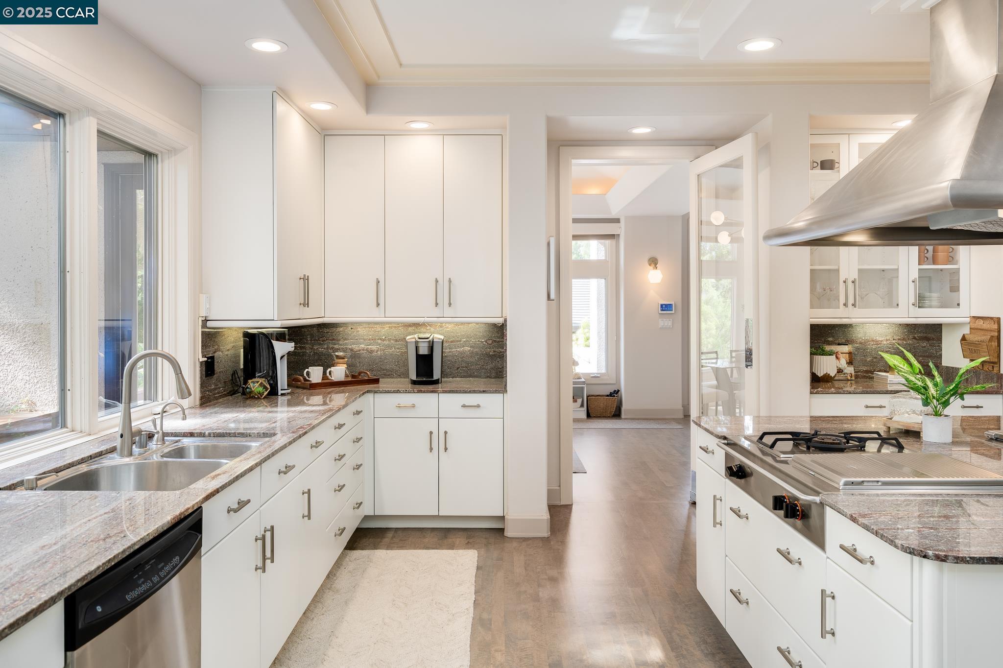 Detail Gallery Image 13 of 46 For 3070 Stonegate Dr, Alamo,  CA 94507 - 4 Beds | 4/1 Baths