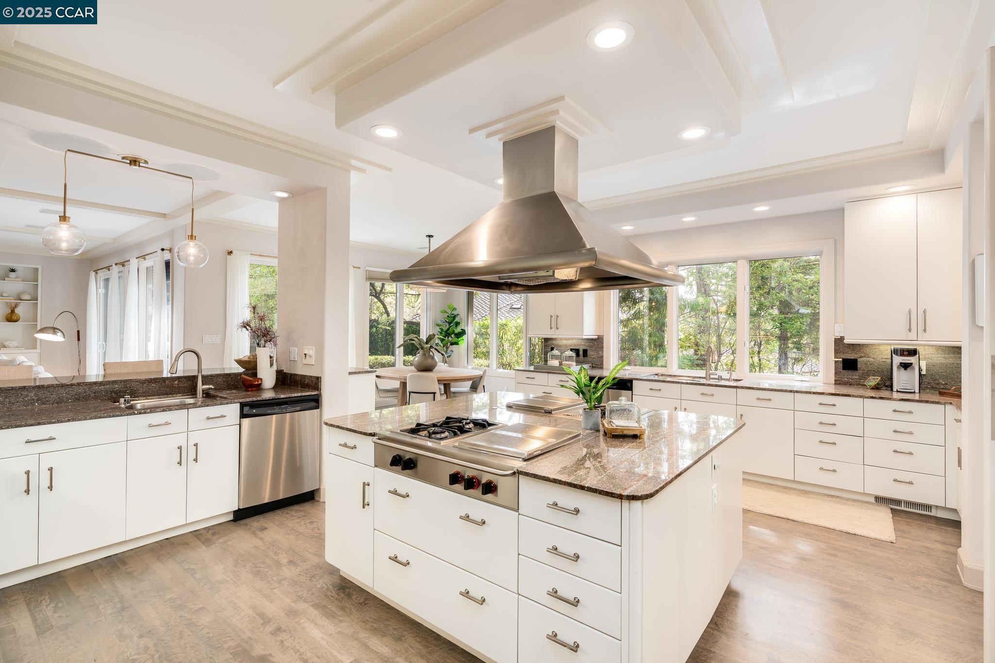 Detail Gallery Image 14 of 46 For 3070 Stonegate Dr, Alamo,  CA 94507 - 4 Beds | 4/1 Baths