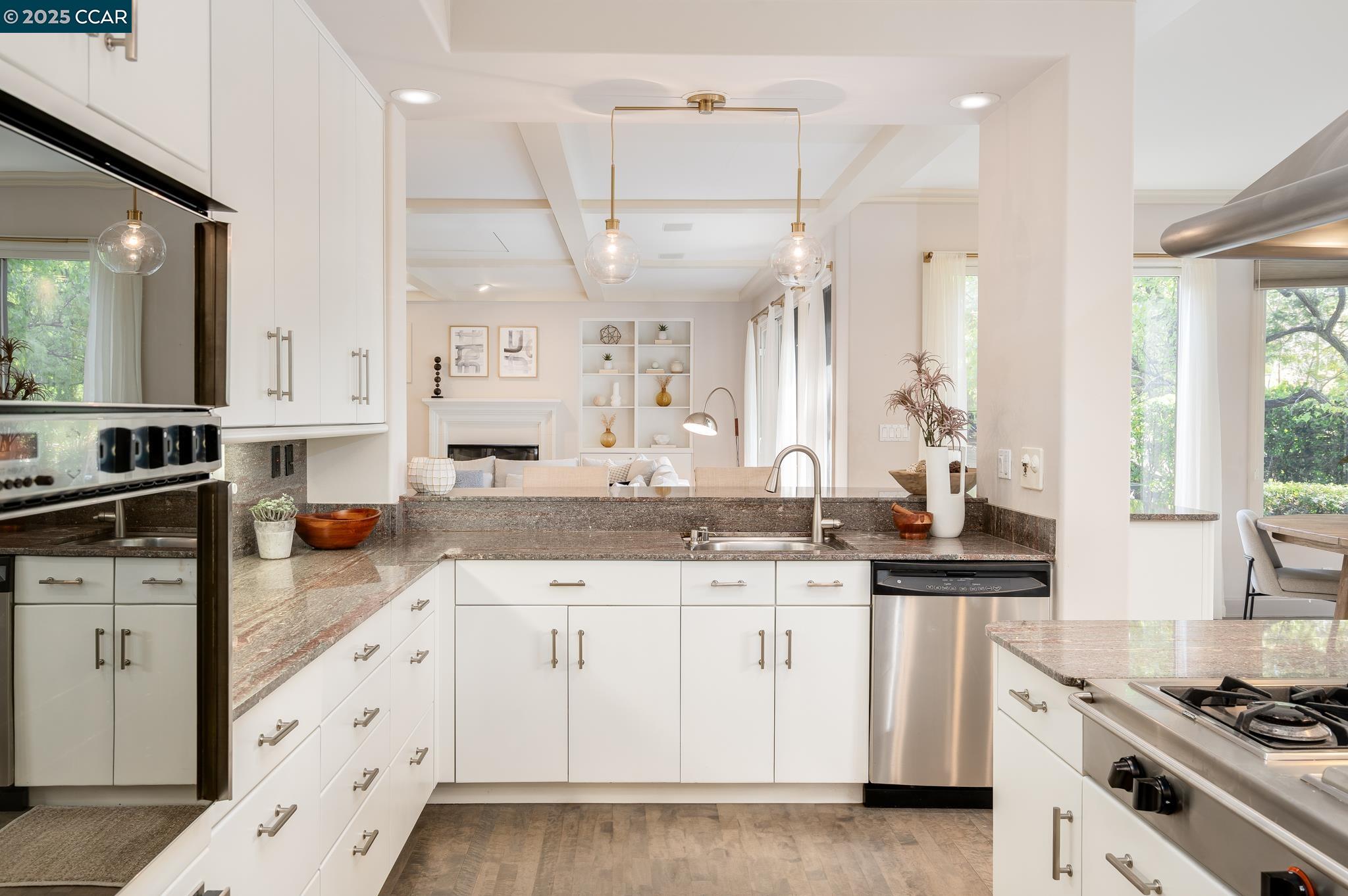 Detail Gallery Image 16 of 46 For 3070 Stonegate Dr, Alamo,  CA 94507 - 4 Beds | 4/1 Baths