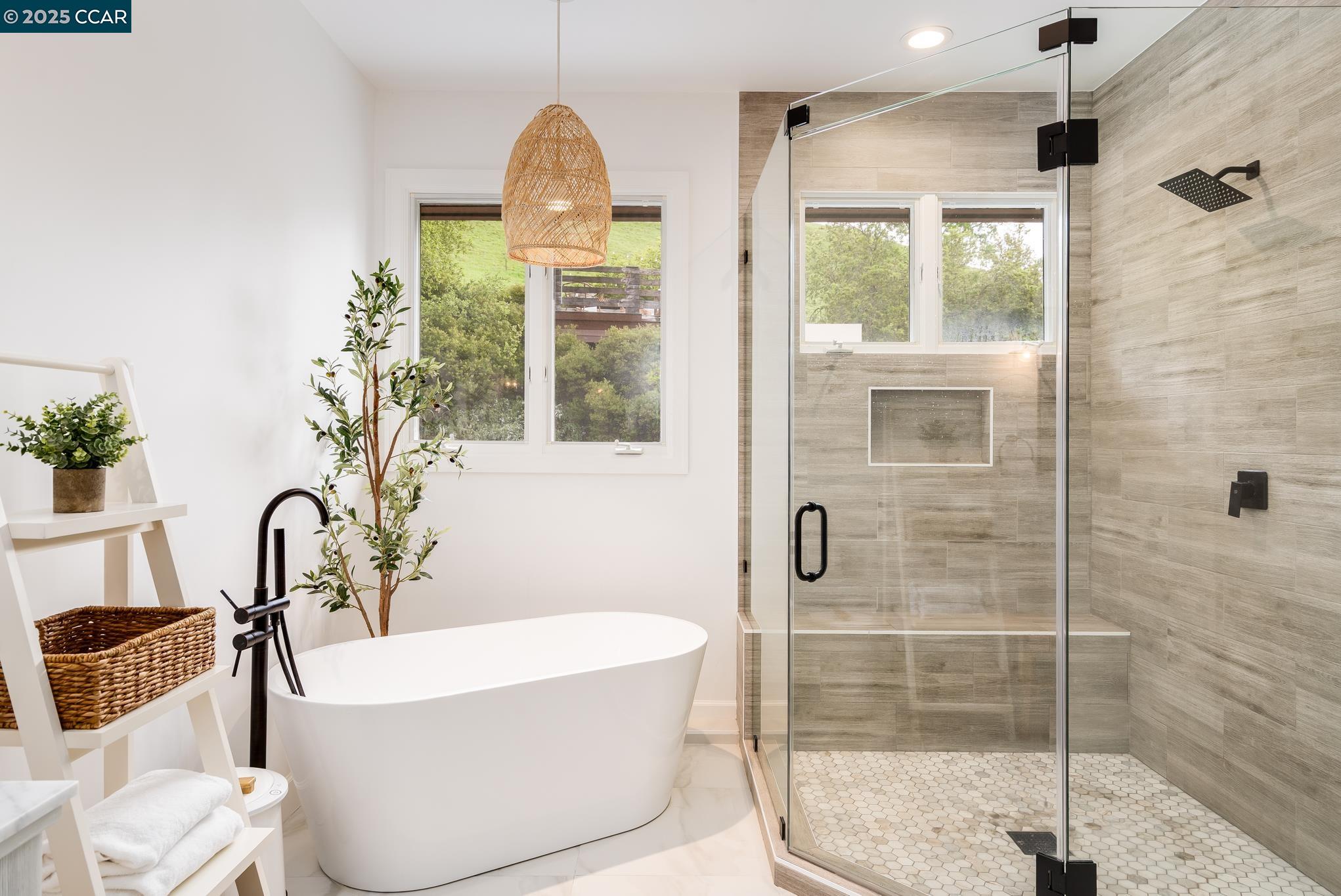 Detail Gallery Image 33 of 46 For 3070 Stonegate Dr, Alamo,  CA 94507 - 4 Beds | 4/1 Baths