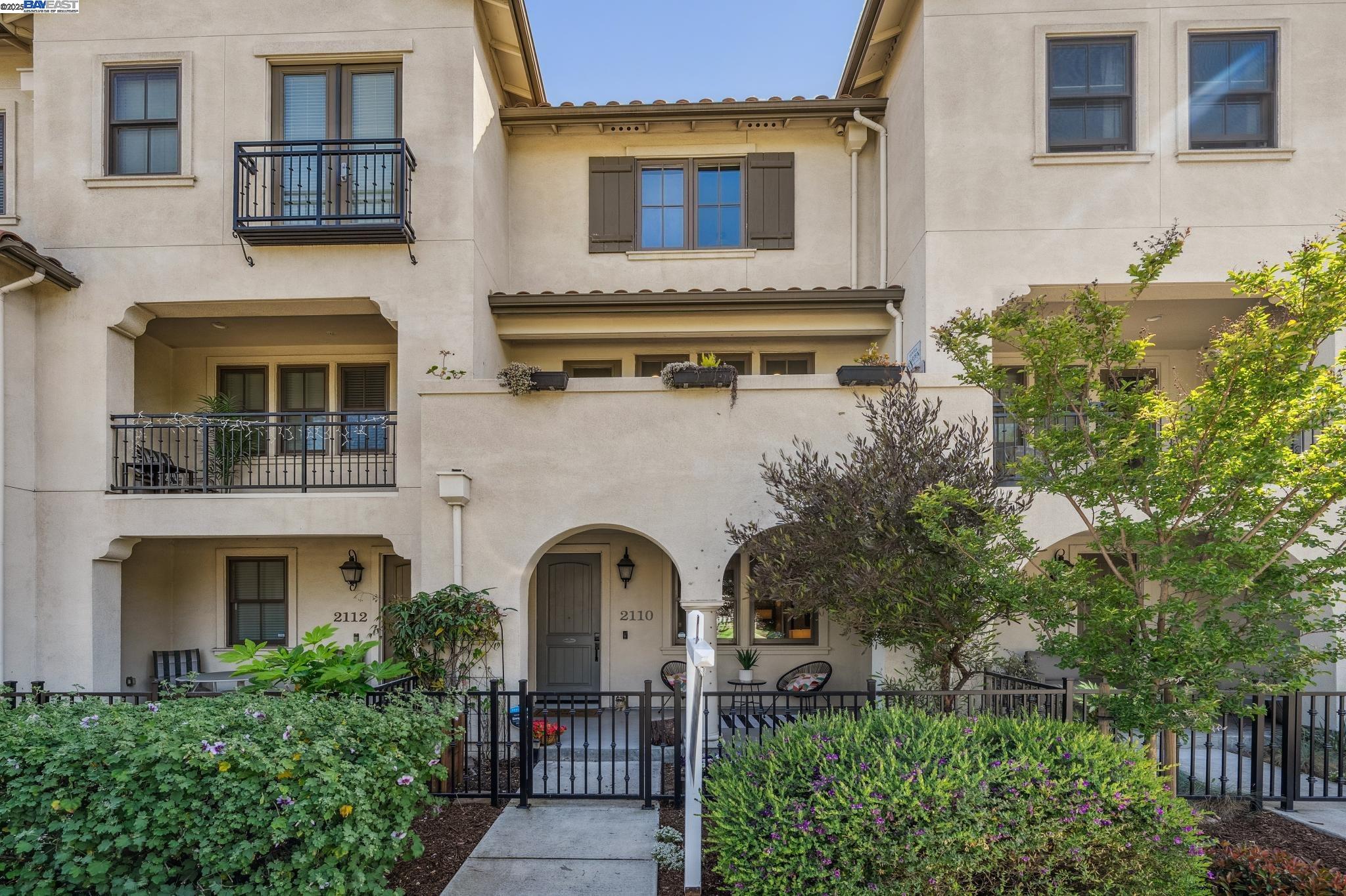 MLS: 41097788 Condo For Sale