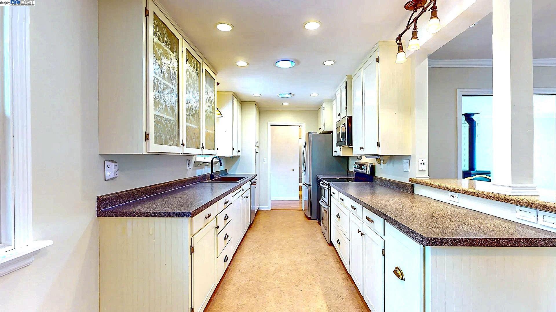 Detail Gallery Image 19 of 60 For 23357 Middle Camp Rd, Twain Harte,  CA 95383 - 3 Beds | 3 Baths