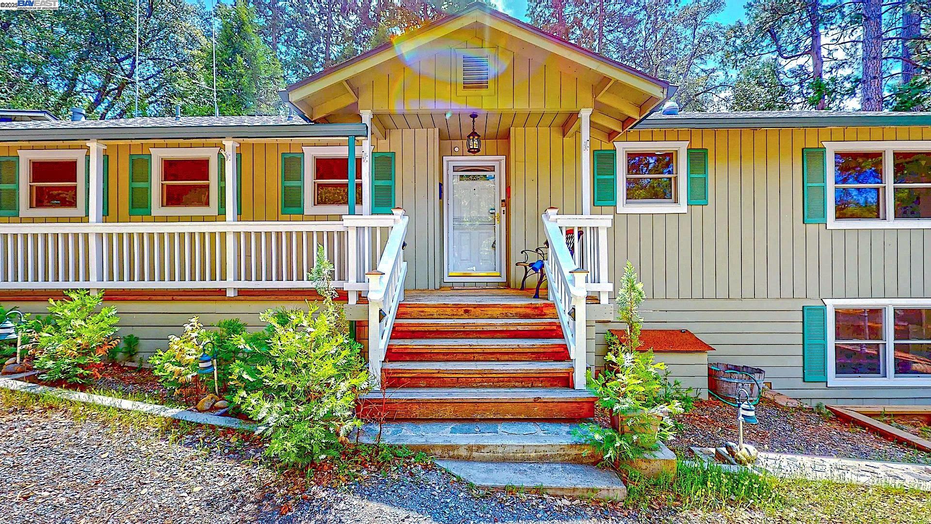 Detail Gallery Image 5 of 60 For 23357 Middle Camp Rd, Twain Harte,  CA 95383 - 3 Beds | 3 Baths
