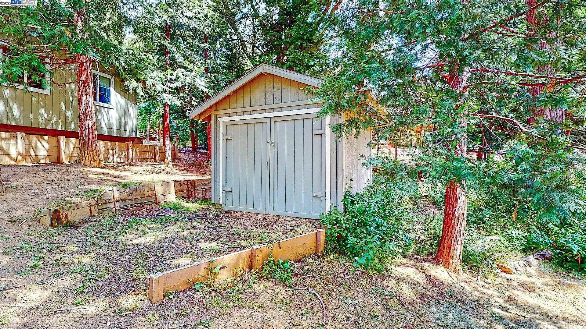 Detail Gallery Image 51 of 60 For 23357 Middle Camp Rd, Twain Harte,  CA 95383 - 3 Beds | 3 Baths
