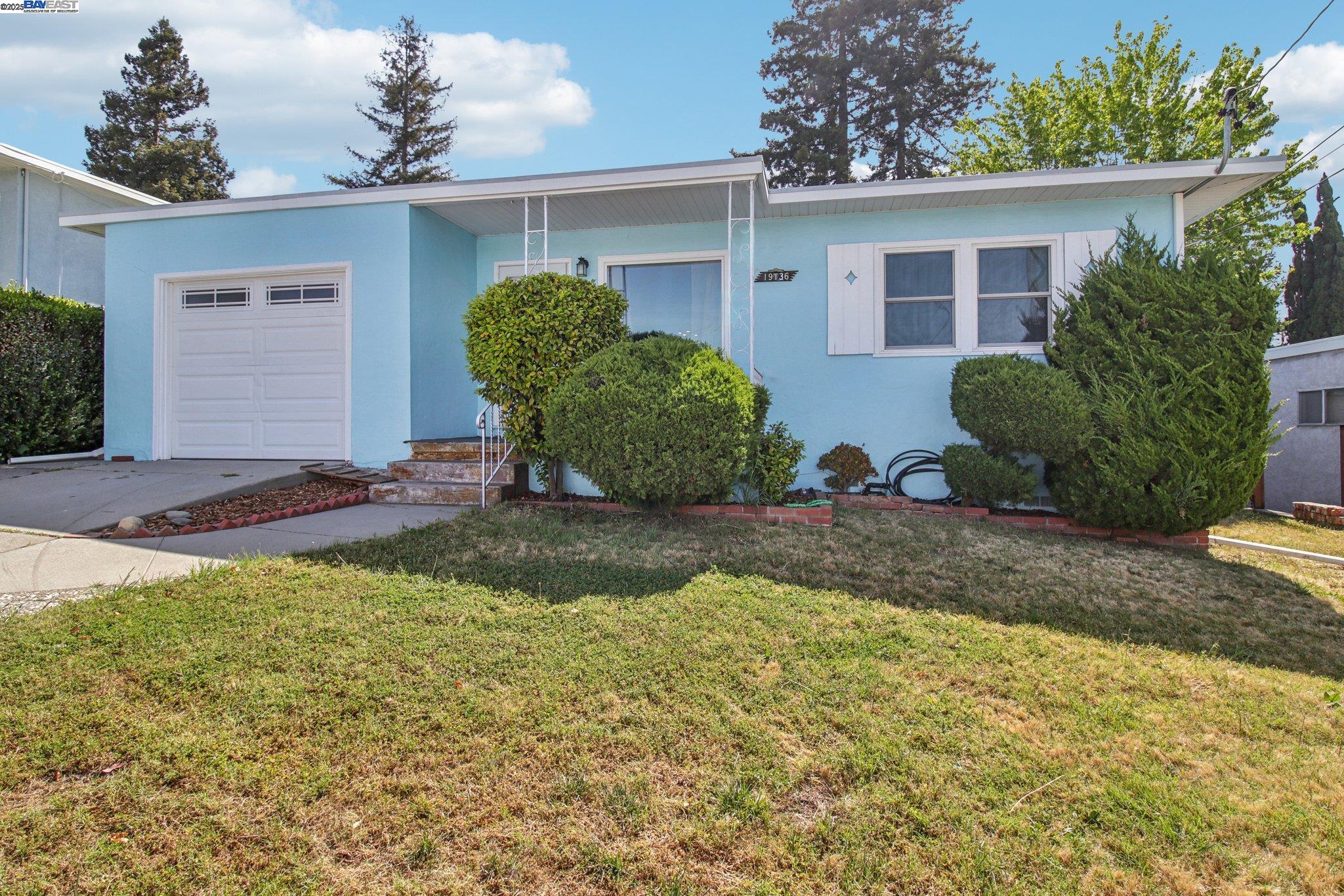 Detail Gallery Image 1 of 22 For 19136 Mayberry Dr, Castro Valley,  CA 94546 - 2 Beds | 1 Baths
