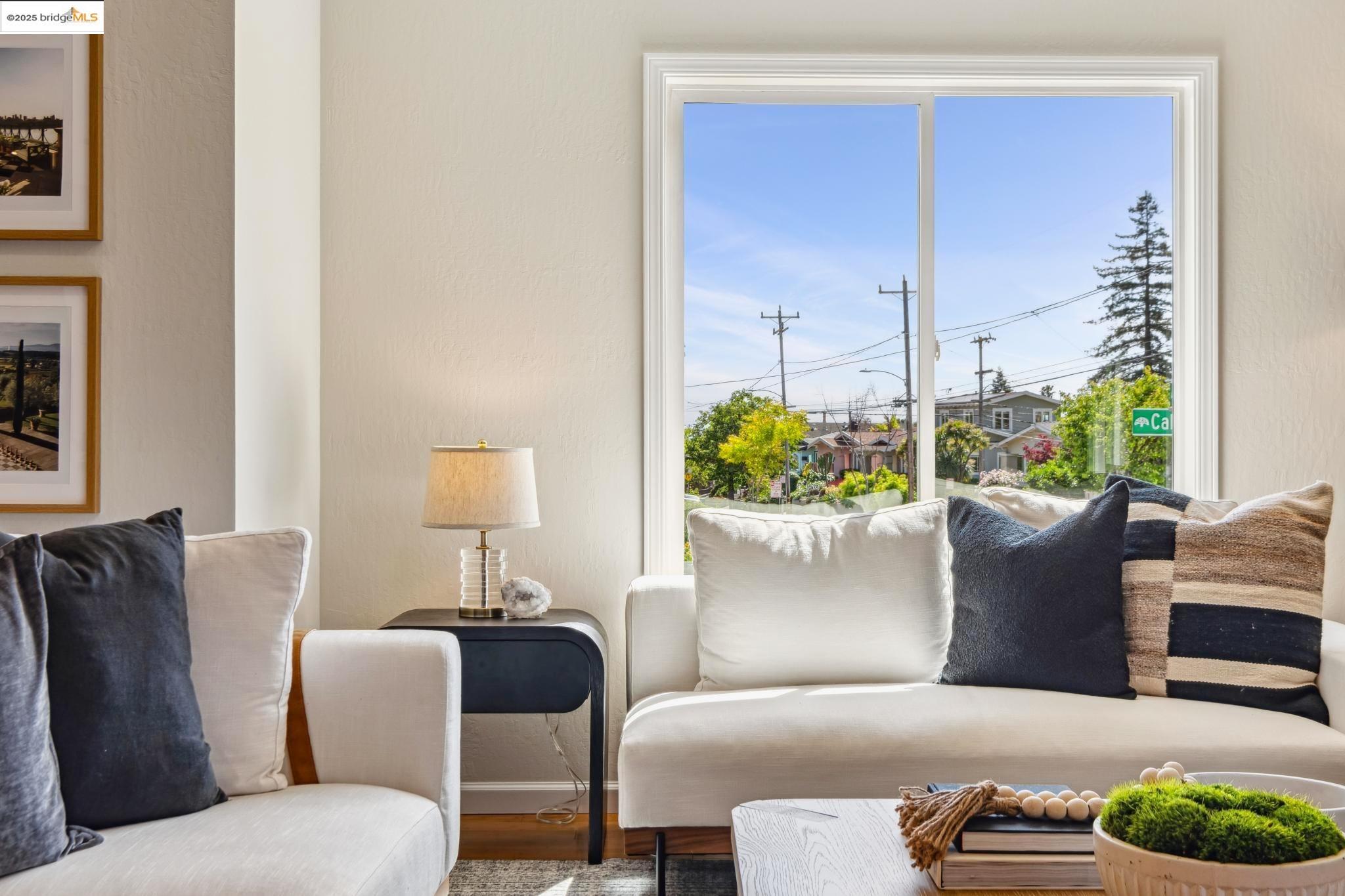 Detail Gallery Image 11 of 46 For 3000 California St, Oakland,  CA 94602 - 3 Beds | 2 Baths