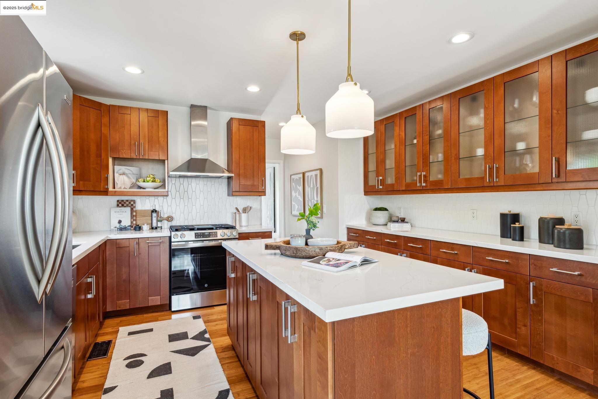 Detail Gallery Image 17 of 46 For 3000 California St, Oakland,  CA 94602 - 3 Beds | 2 Baths