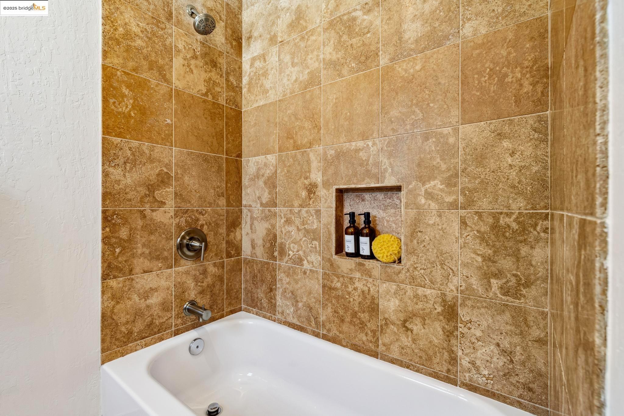 Detail Gallery Image 29 of 46 For 3000 California St, Oakland,  CA 94602 - 3 Beds | 2 Baths
