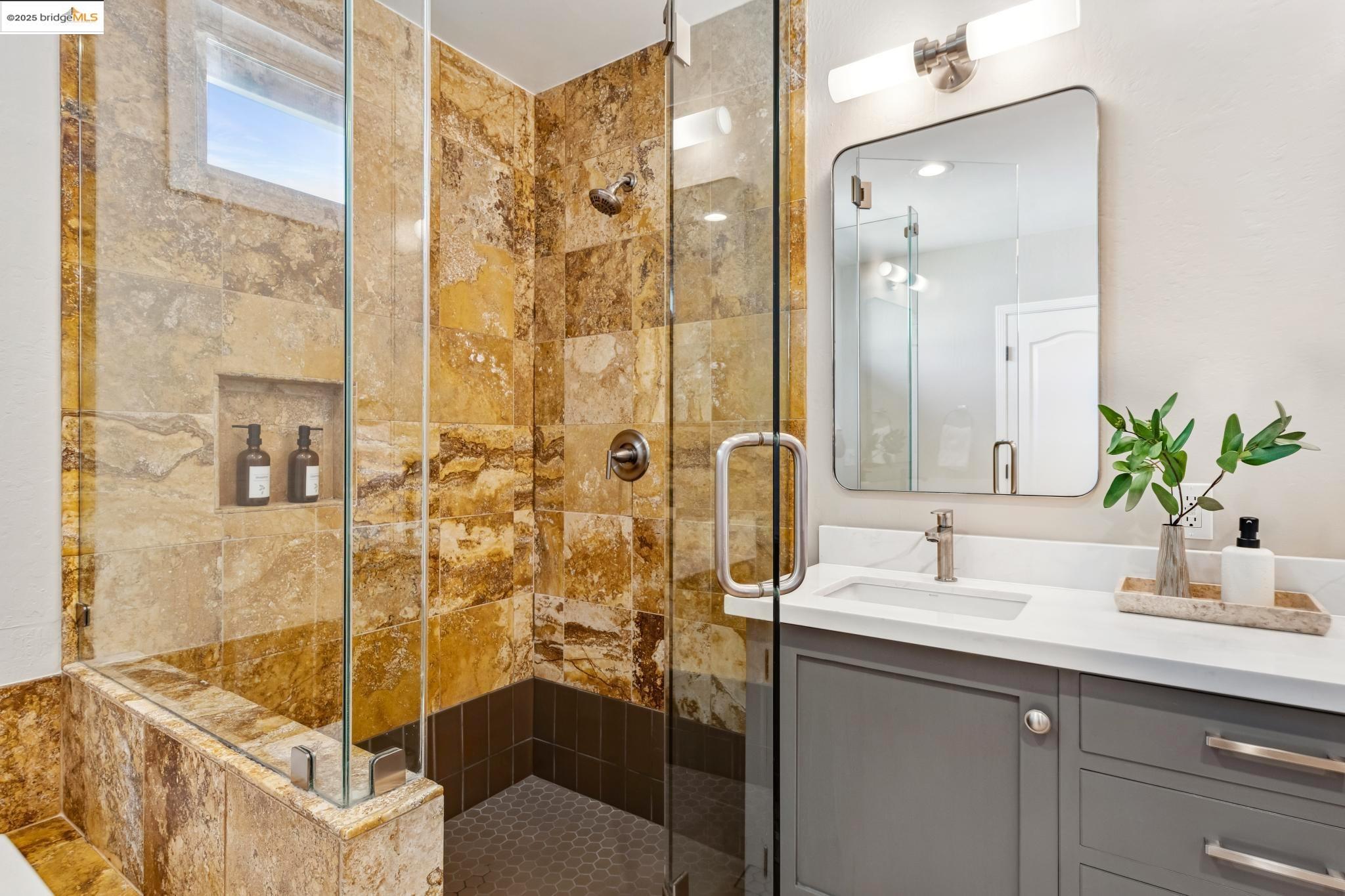 Detail Gallery Image 34 of 46 For 3000 California St, Oakland,  CA 94602 - 3 Beds | 2 Baths