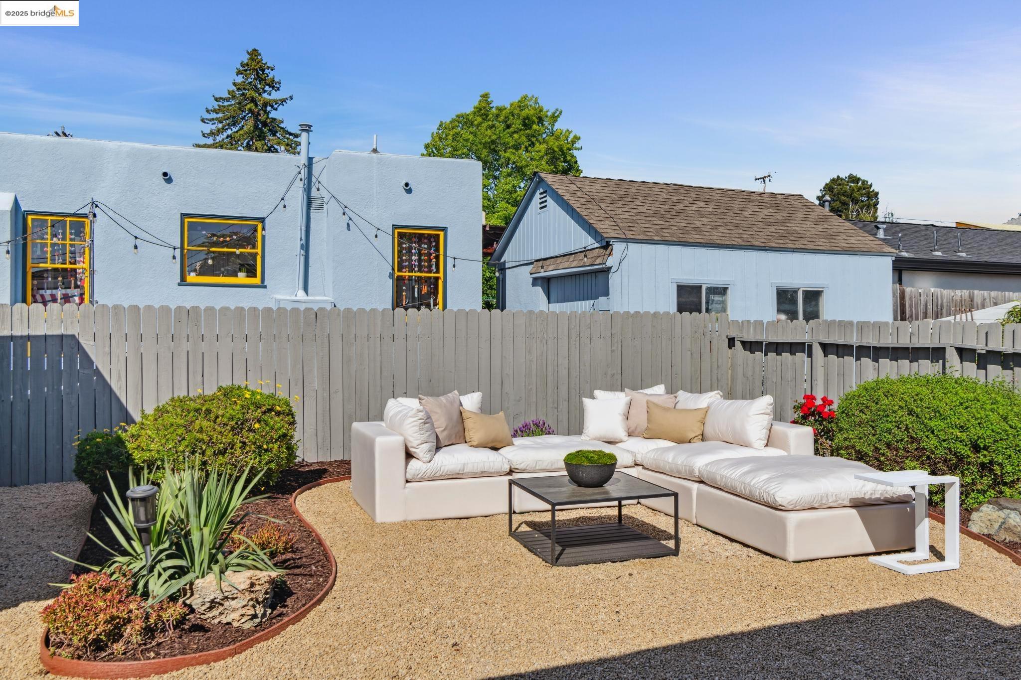 Detail Gallery Image 36 of 46 For 3000 California St, Oakland,  CA 94602 - 3 Beds | 2 Baths