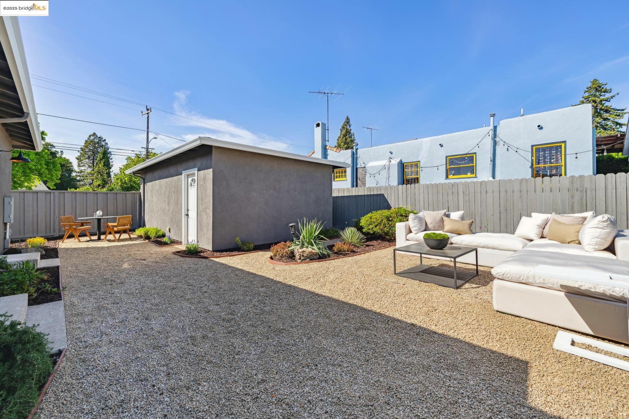 Detail Gallery Image 37 of 46 For 3000 California St, Oakland,  CA 94602 - 3 Beds | 2 Baths