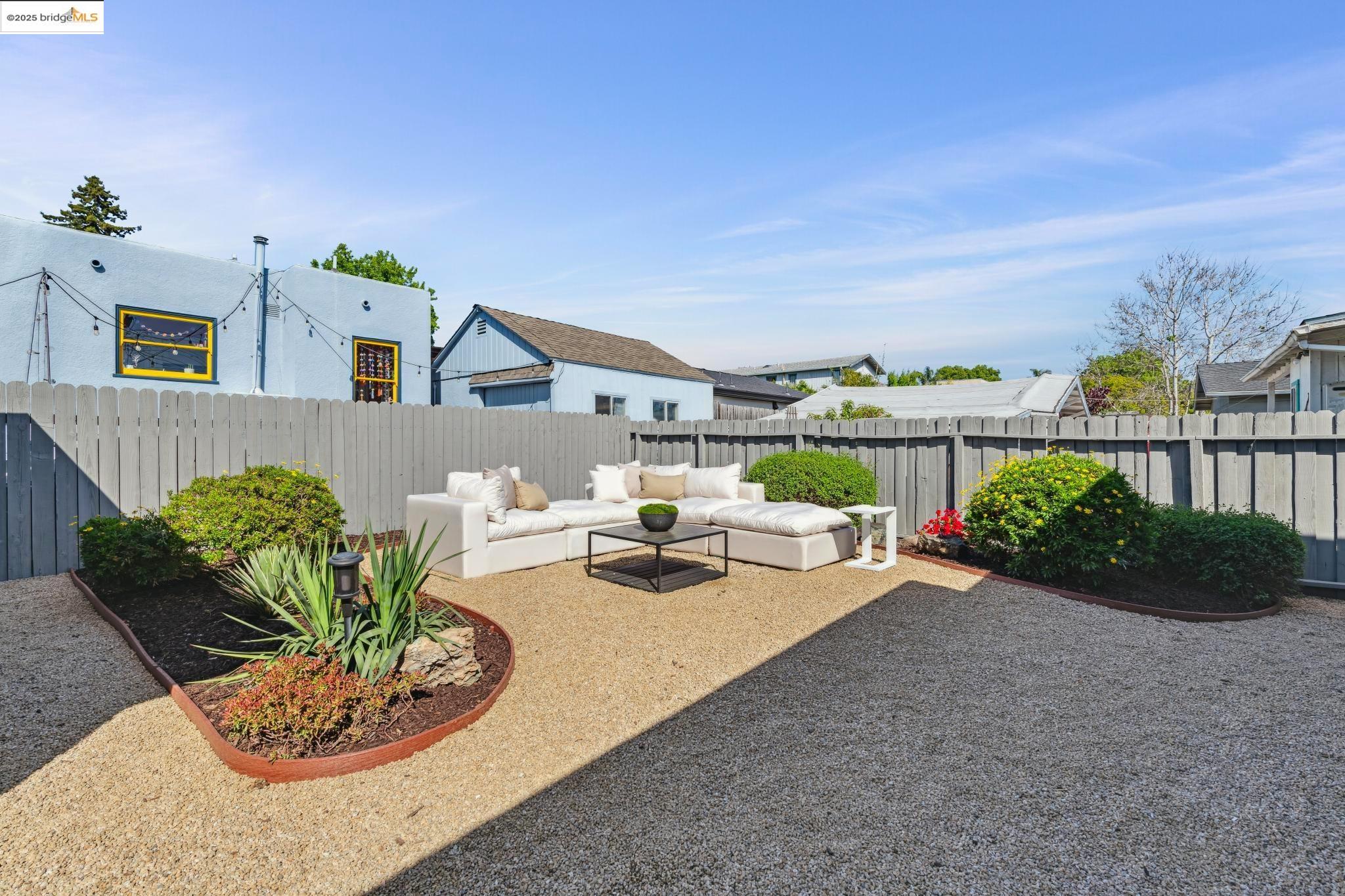 Detail Gallery Image 38 of 46 For 3000 California St, Oakland,  CA 94602 - 3 Beds | 2 Baths
