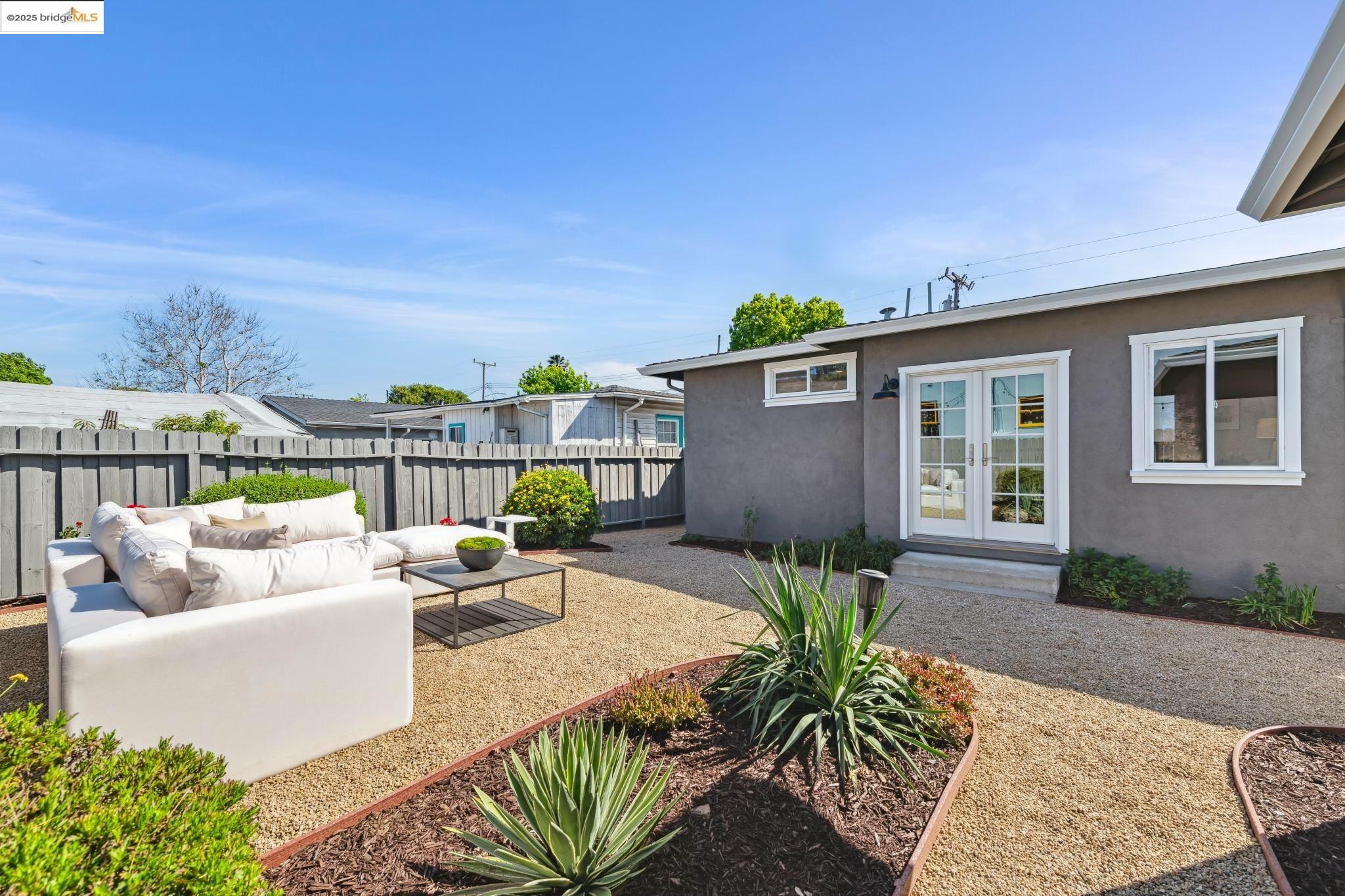 Detail Gallery Image 39 of 46 For 3000 California St, Oakland,  CA 94602 - 3 Beds | 2 Baths
