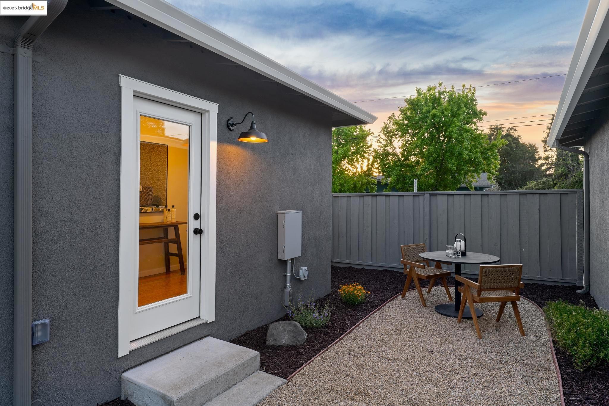 Detail Gallery Image 43 of 46 For 3000 California St, Oakland,  CA 94602 - 3 Beds | 2 Baths