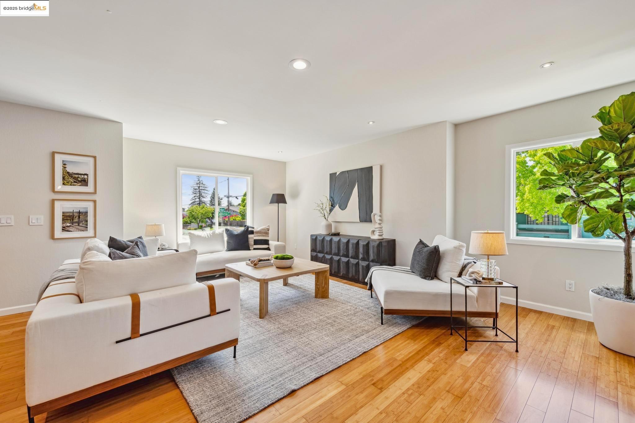 Detail Gallery Image 7 of 46 For 3000 California St, Oakland,  CA 94602 - 3 Beds | 2 Baths