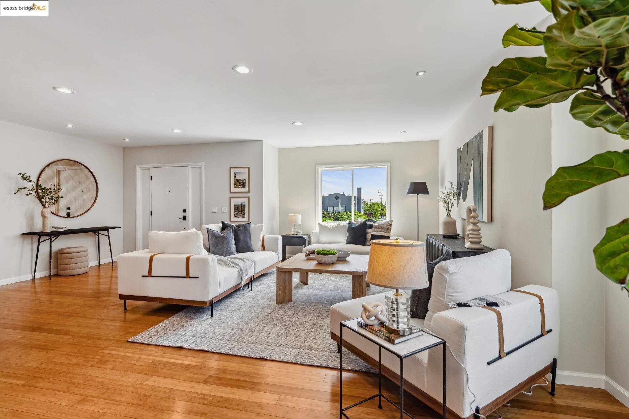 Detail Gallery Image 8 of 46 For 3000 California St, Oakland,  CA 94602 - 3 Beds | 2 Baths