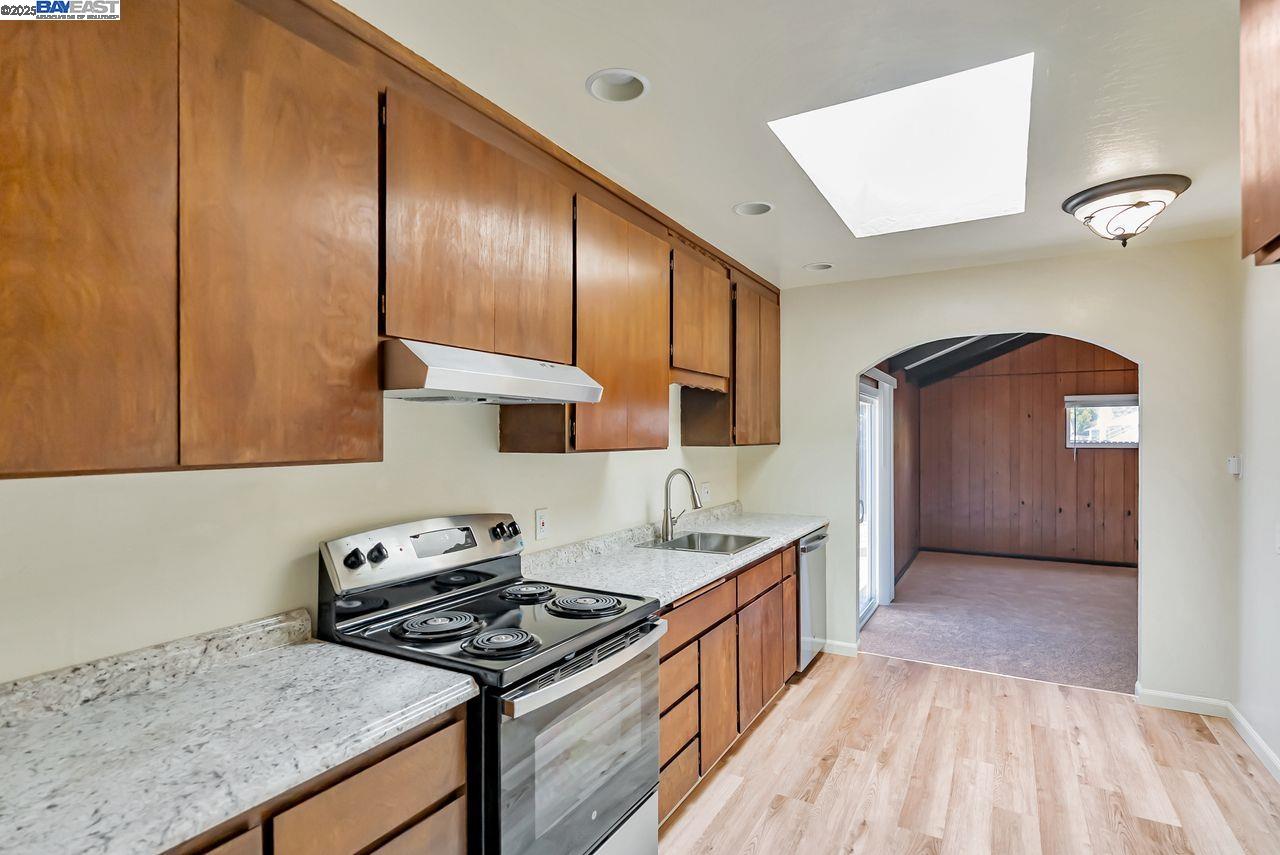 Detail Gallery Image 15 of 34 For 351 Lexington Ave, Hayward,  CA 94544 - 3 Beds | 1 Baths