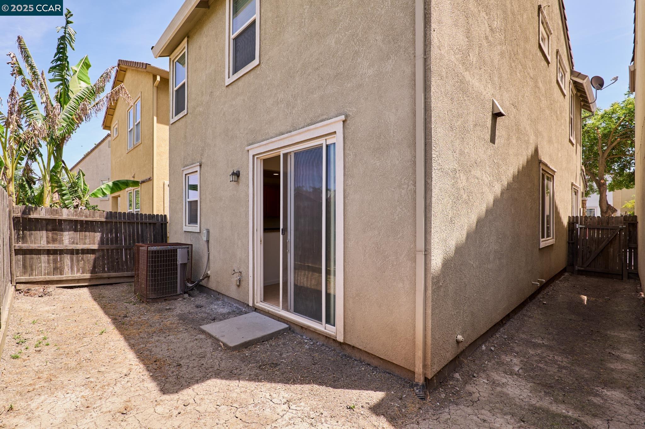 Detail Gallery Image 21 of 22 For 110 Summer Stroll Cir, Sacramento,  CA 95823 - 3 Beds | 2/1 Baths