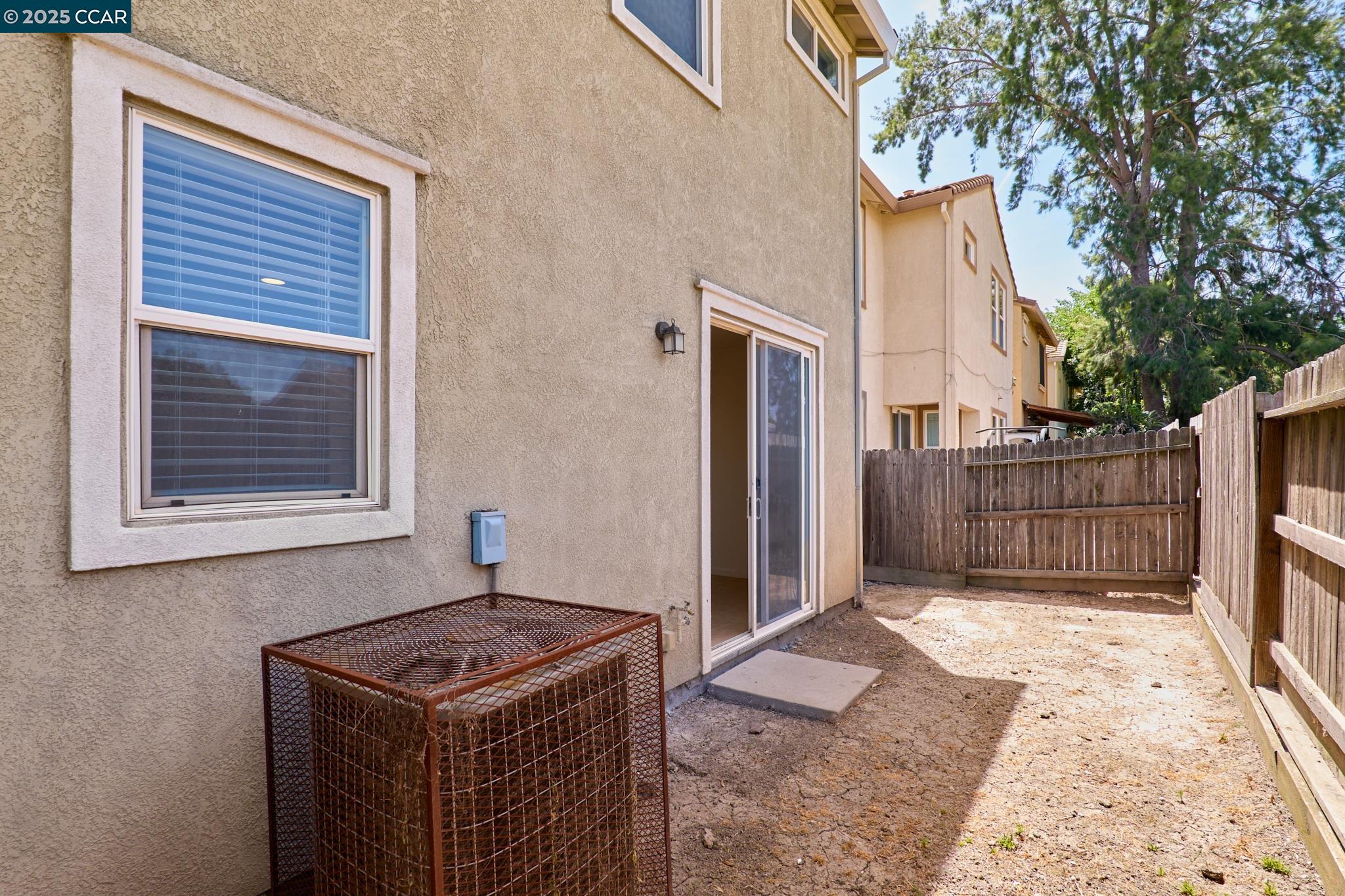 Detail Gallery Image 22 of 22 For 110 Summer Stroll Cir, Sacramento,  CA 95823 - 3 Beds | 2/1 Baths